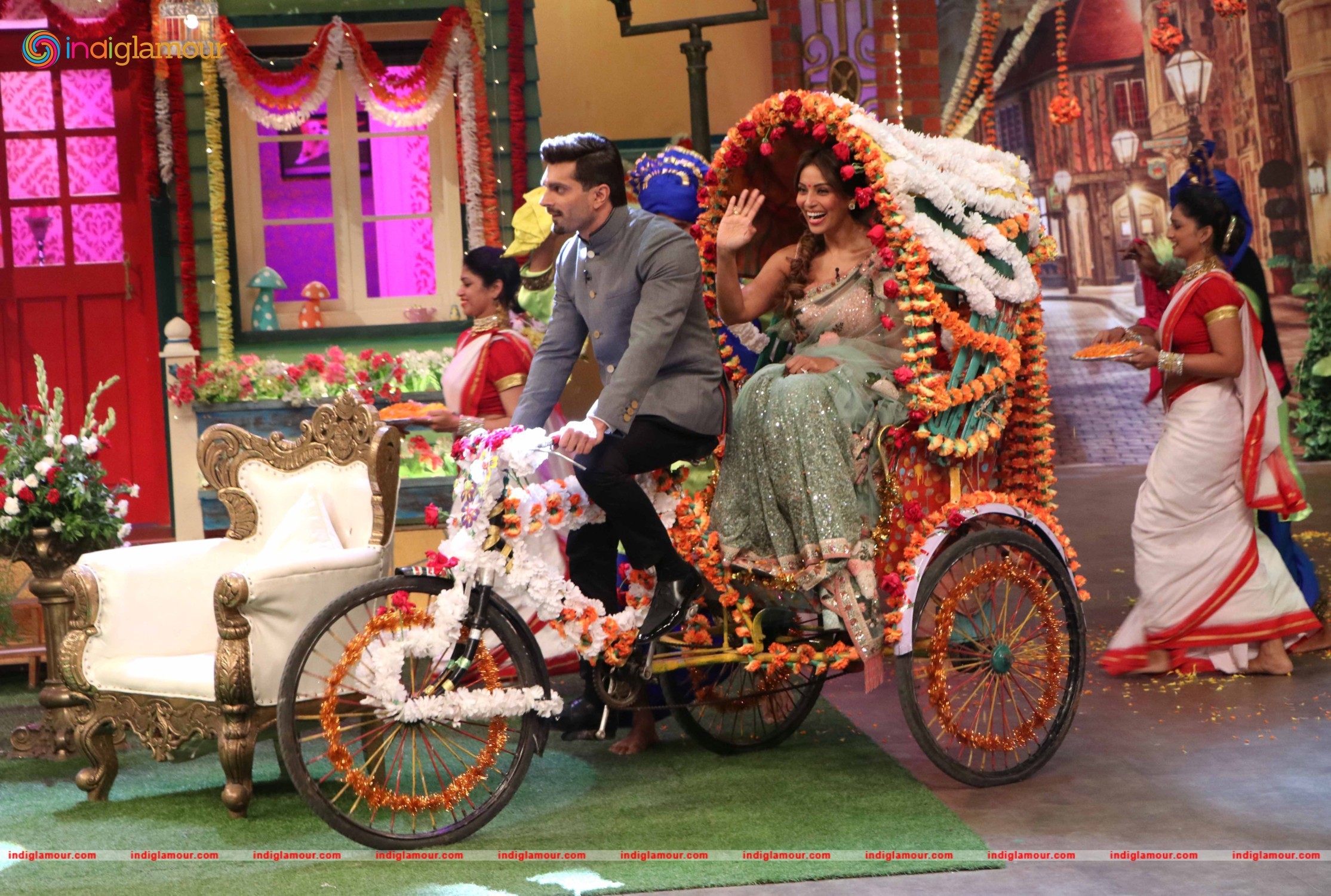 Bipasha Basu and Karan Singh Grover on The Kapil Sharma Show Event hd photo