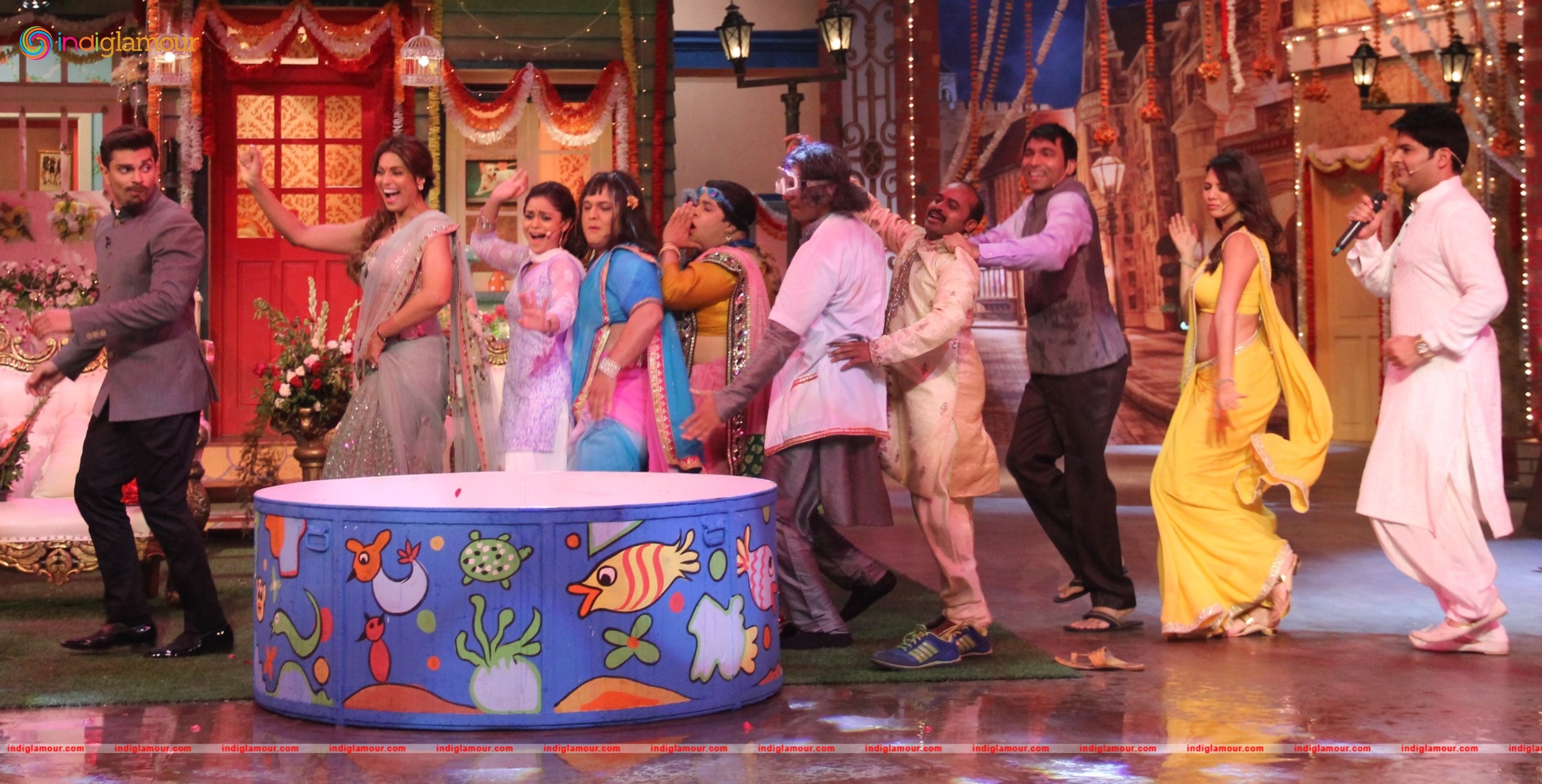 Bipasha Basu and Karan Singh Grover on The Kapil Sharma Show Event hd photo