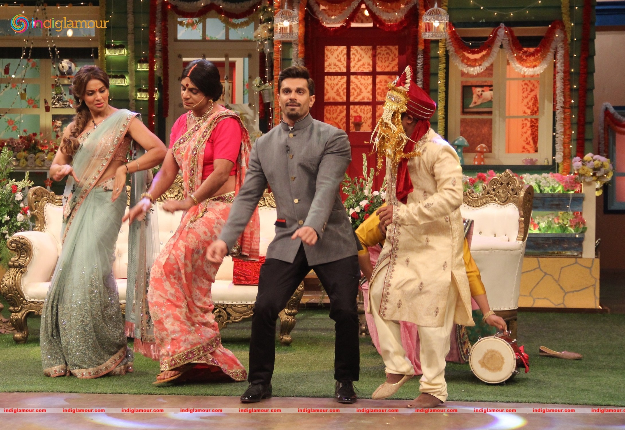 Bipasha Basu and Karan Singh Grover on The Kapil Sharma Show Event hd photo