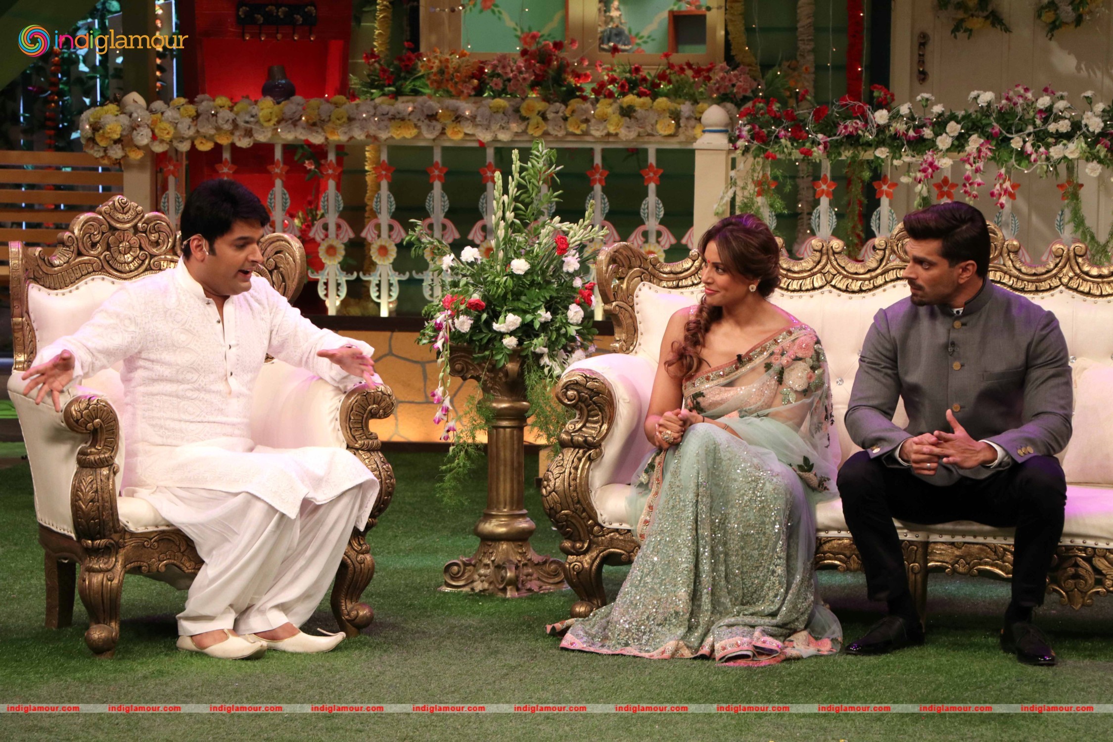 Bipasha Basu and Karan Singh Grover on The Kapil Sharma Show Event hd photo