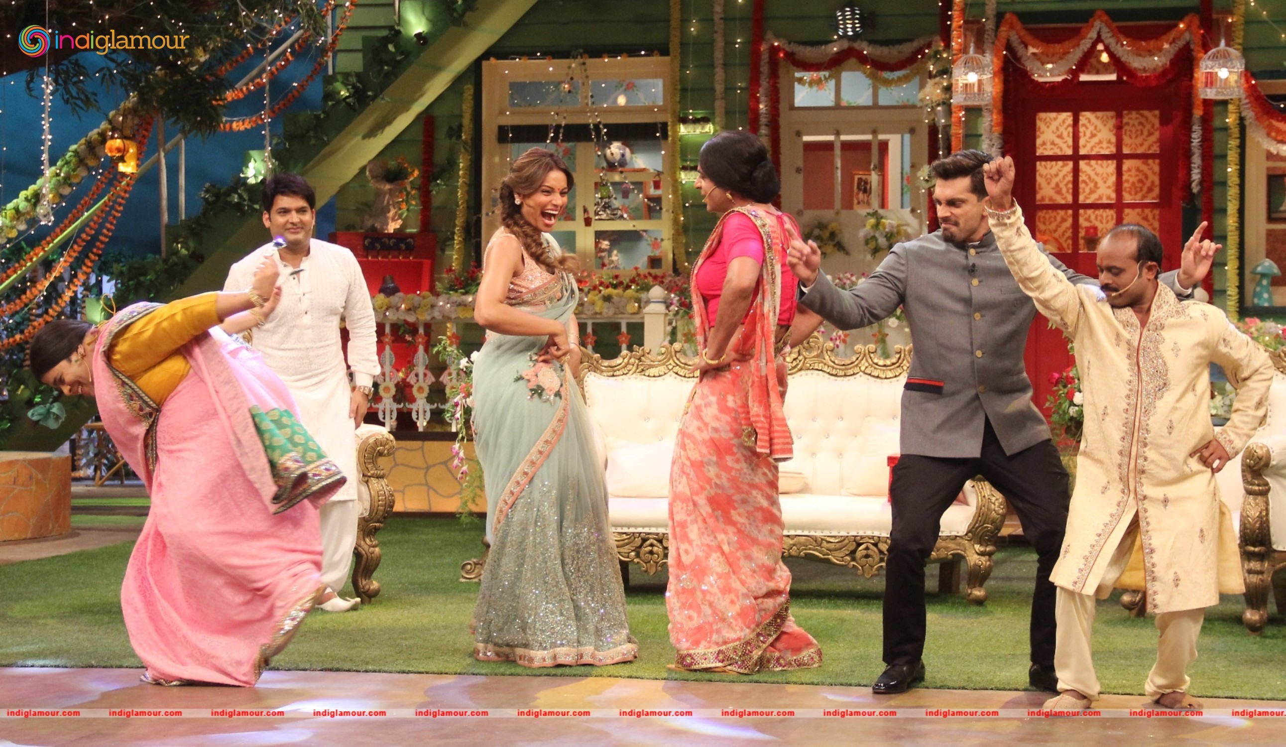 Bipasha Basu and Karan Singh Grover on The Kapil Sharma Show Event hd photo