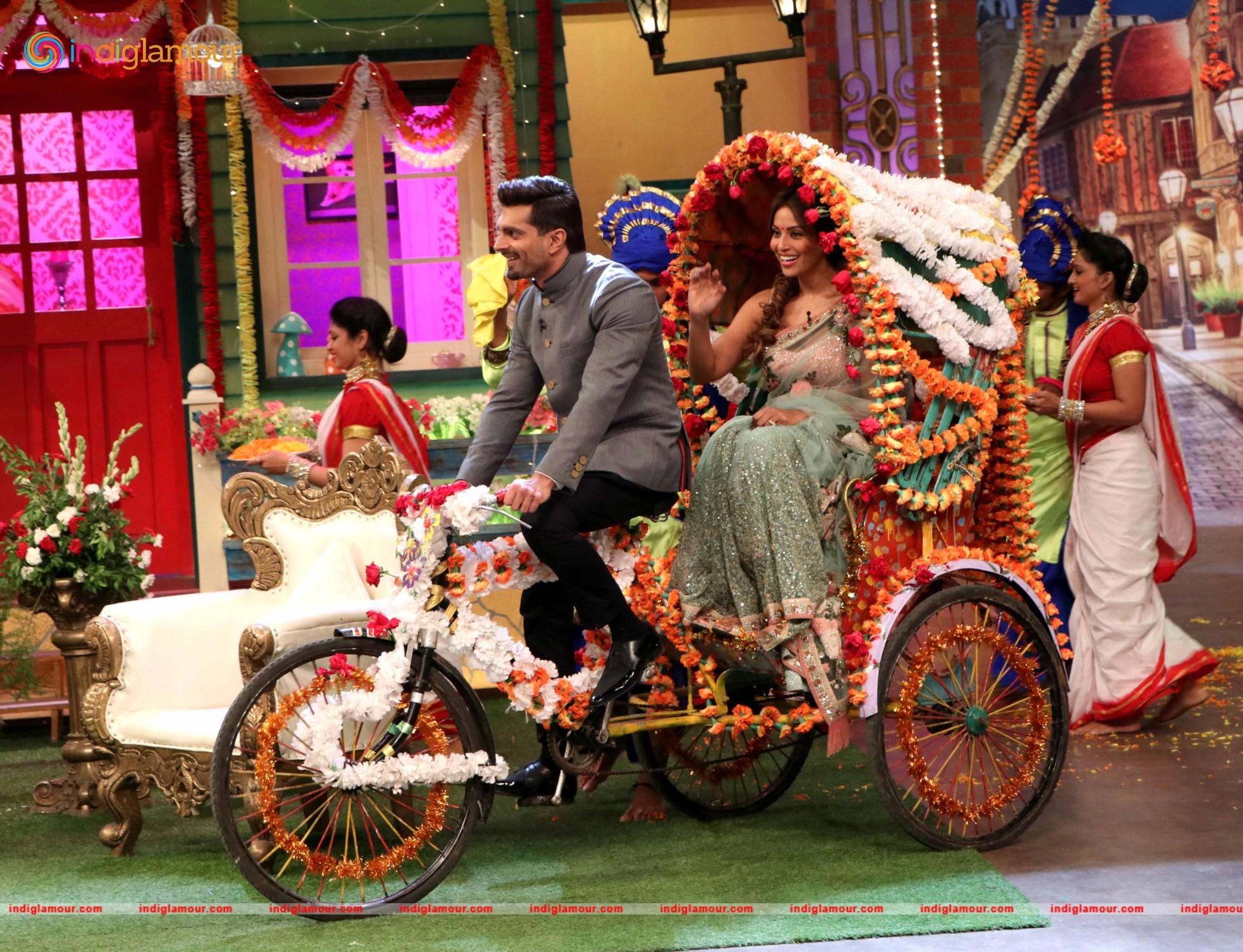 Bipasha Basu and Karan Singh Grover on The Kapil Sharma Show Event hd photo