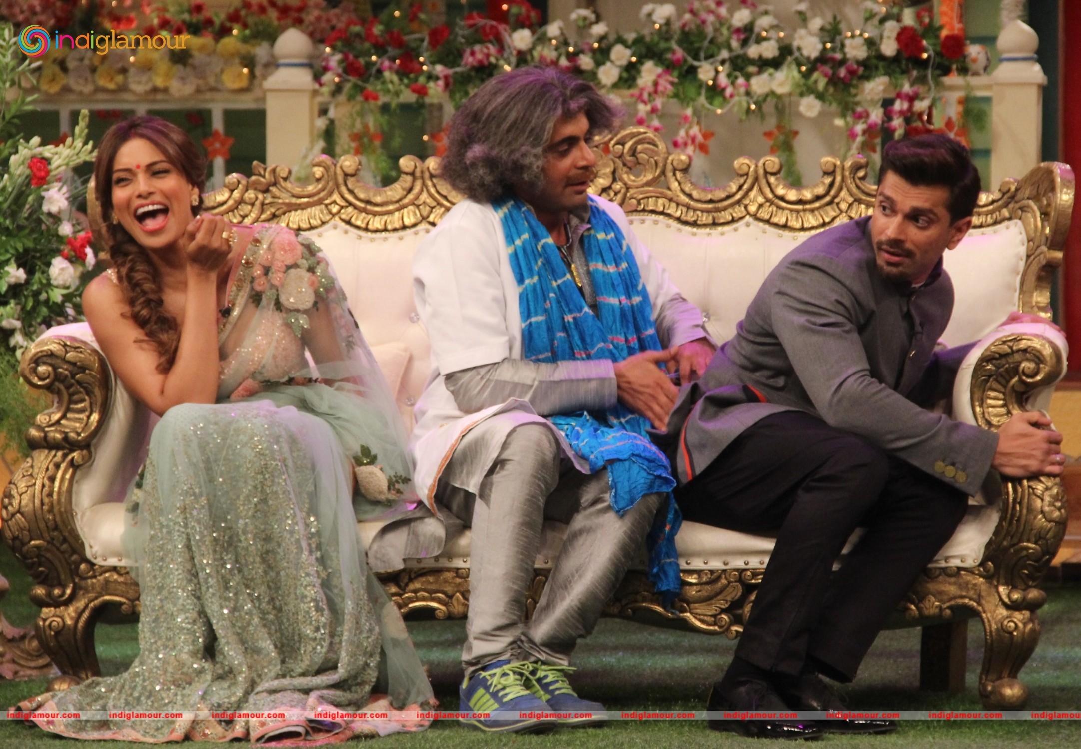 Bipasha Basu and Karan Singh Grover on The Kapil Sharma Show Event hd photo