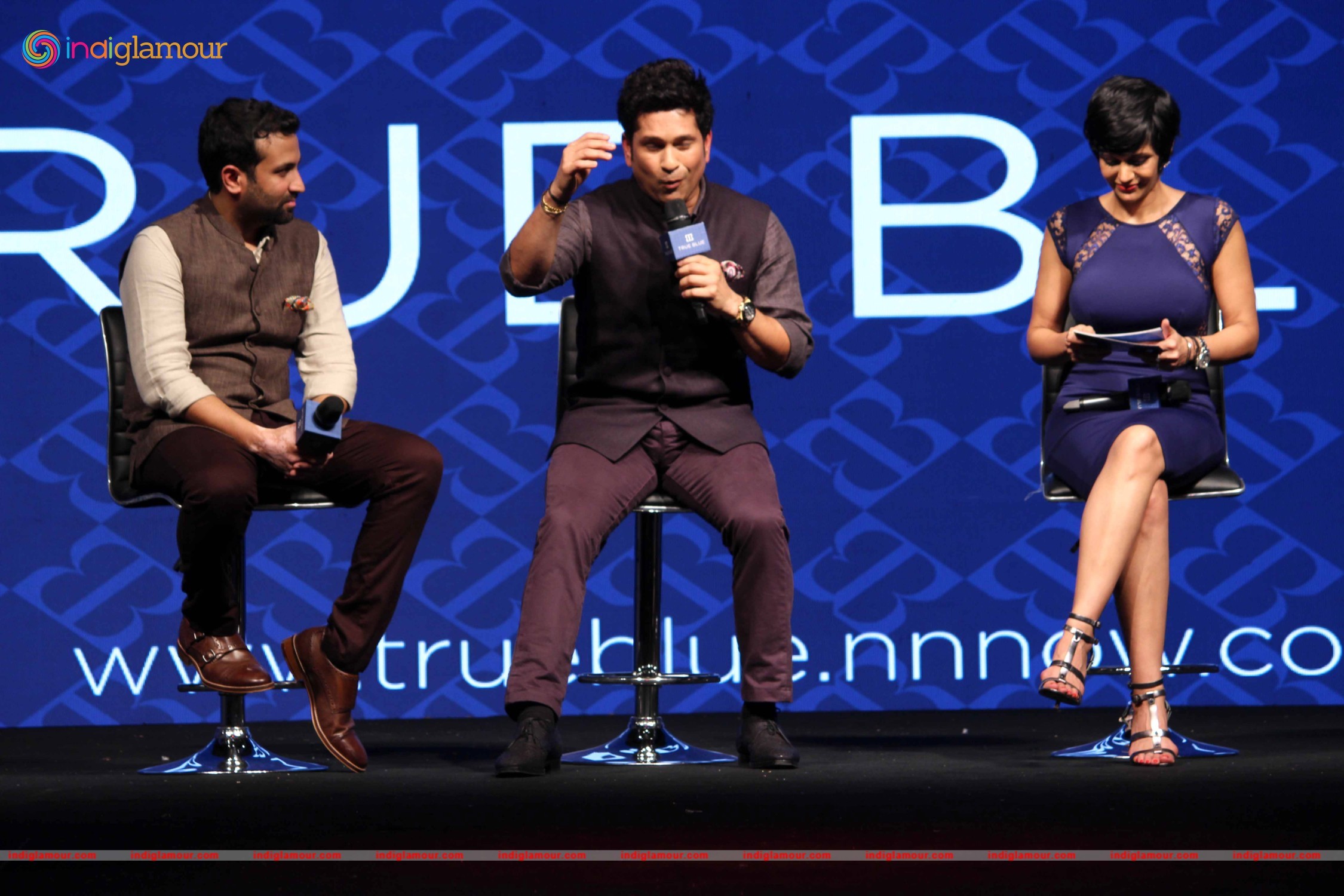 Sachin Tendulkar Walks the Ramp During the Launch of the Flagship True Blue Store Event hd photo