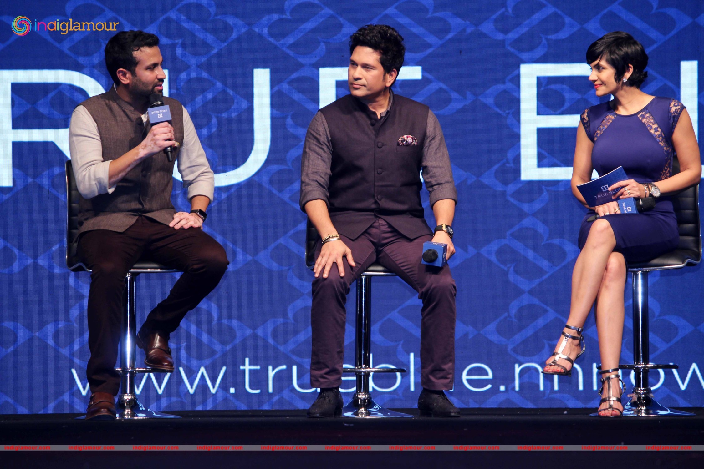Sachin Tendulkar Walks the Ramp During the Launch of the Flagship True Blue Store Event hd photo