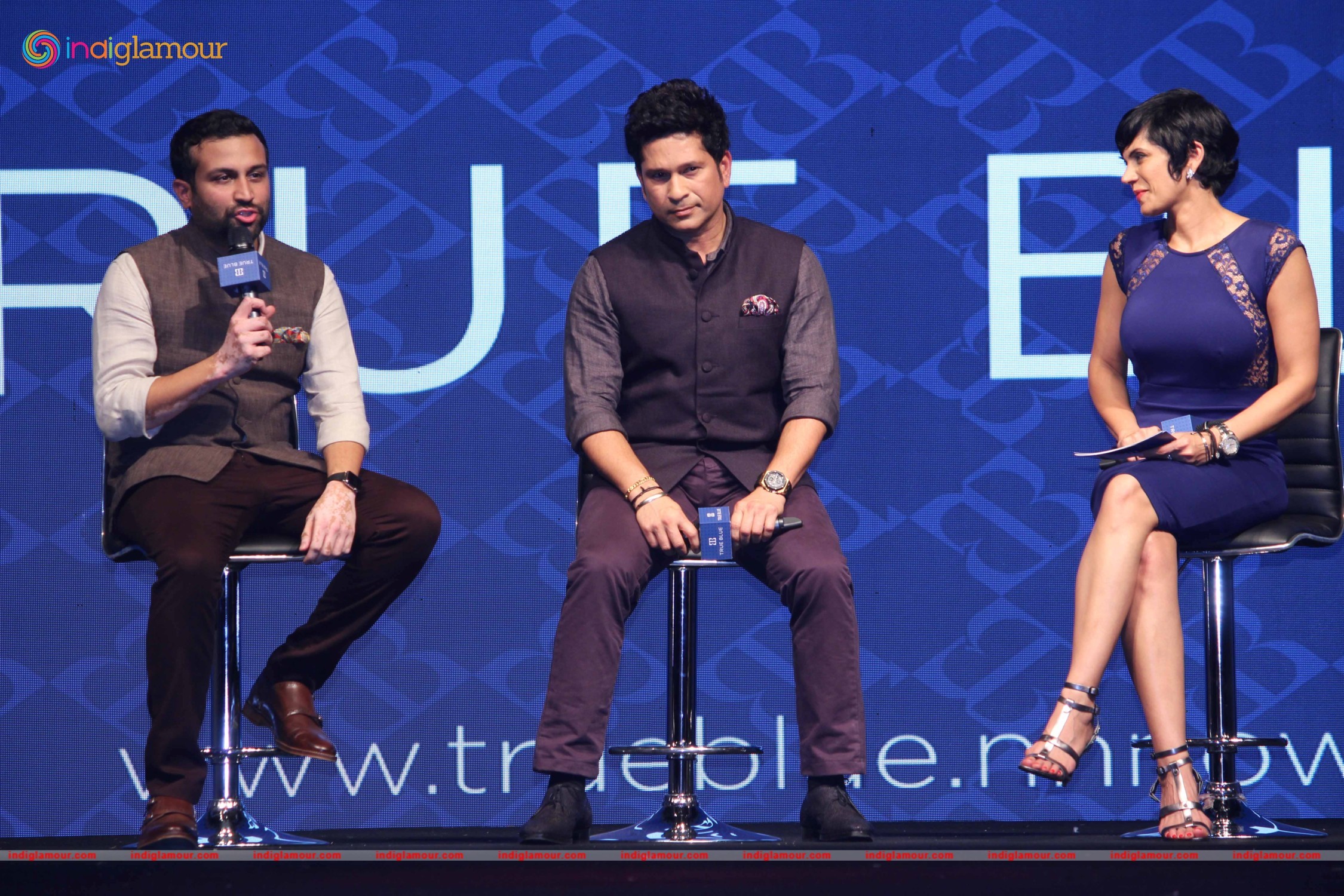 Sachin Tendulkar Walks the Ramp During the Launch of the Flagship True Blue Store Event hd photo