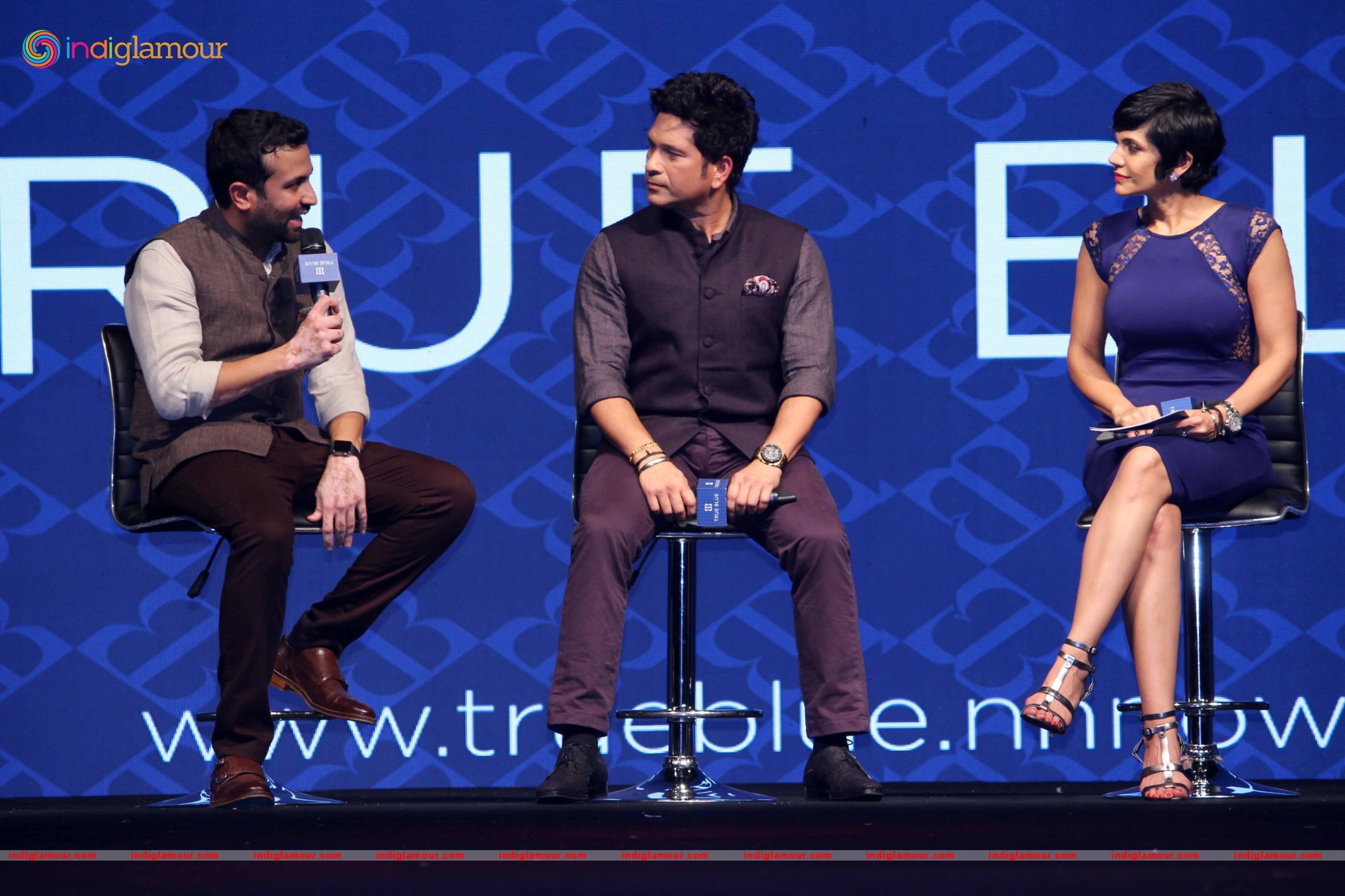 Sachin Tendulkar Walks the Ramp During the Launch of the Flagship True Blue Store Event hd photo