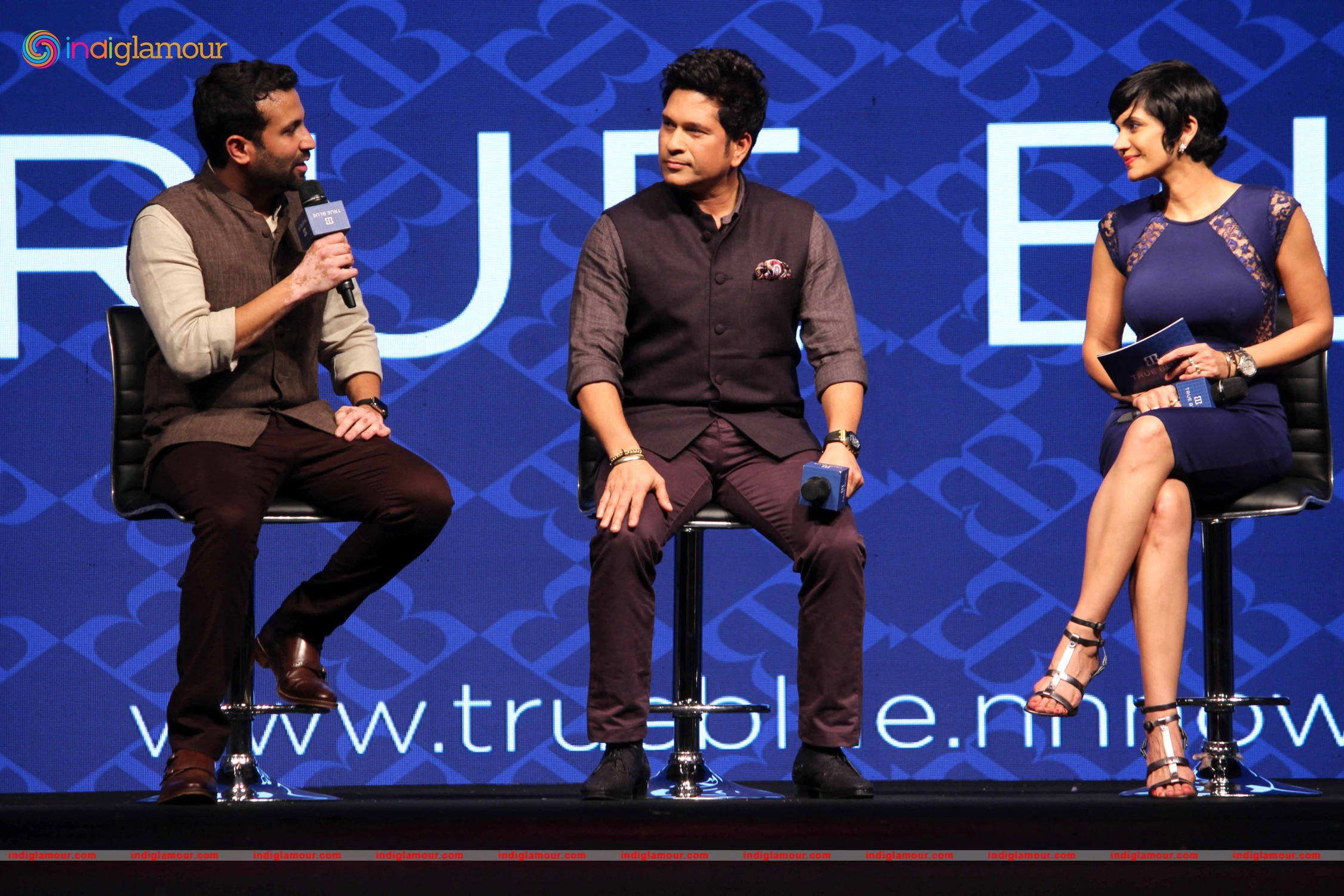 Sachin Tendulkar Walks the Ramp During the Launch of the Flagship True Blue Store Event hd photo