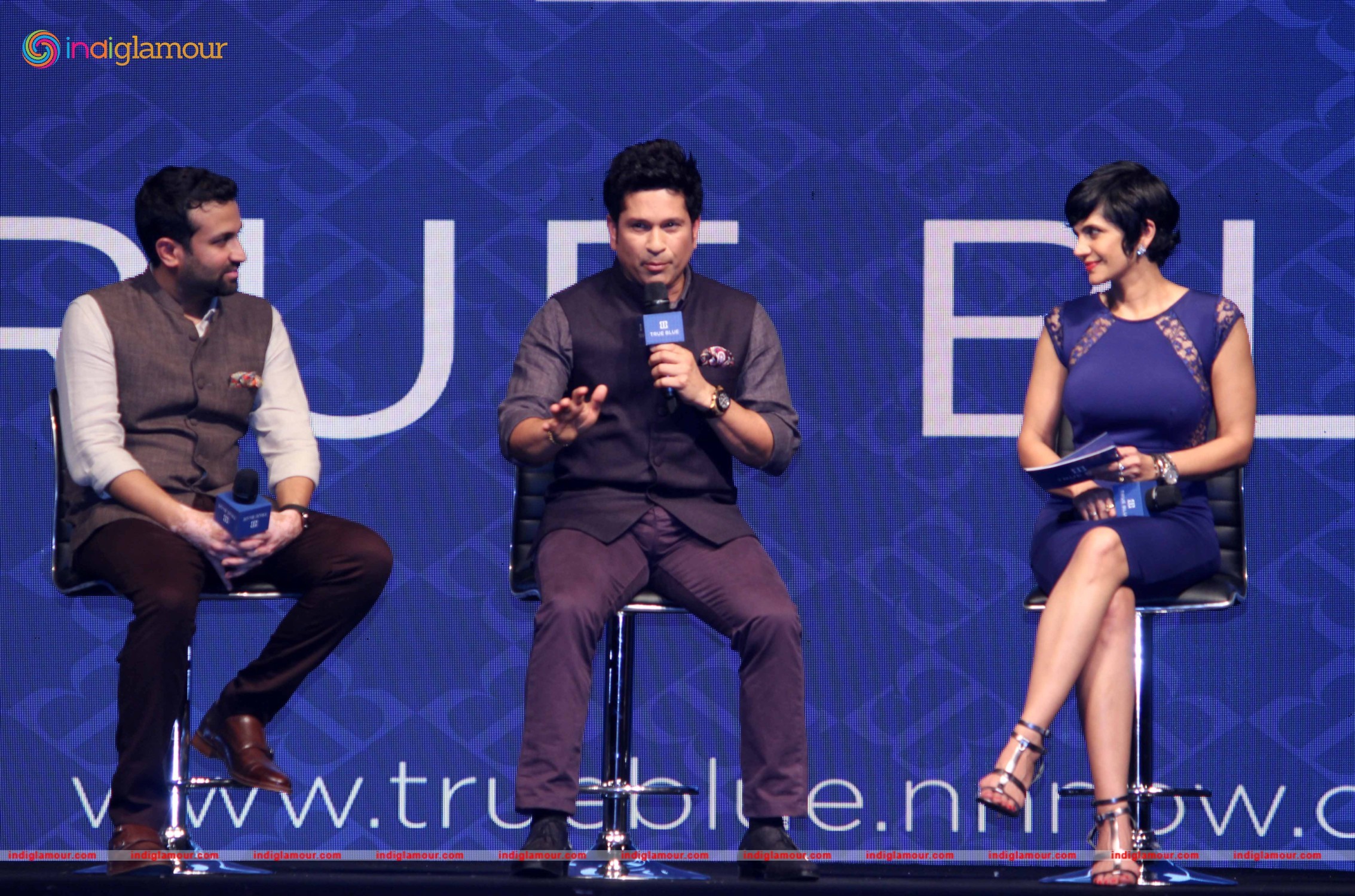 Sachin Tendulkar Walks the Ramp During the Launch of the Flagship True Blue Store Event hd photo