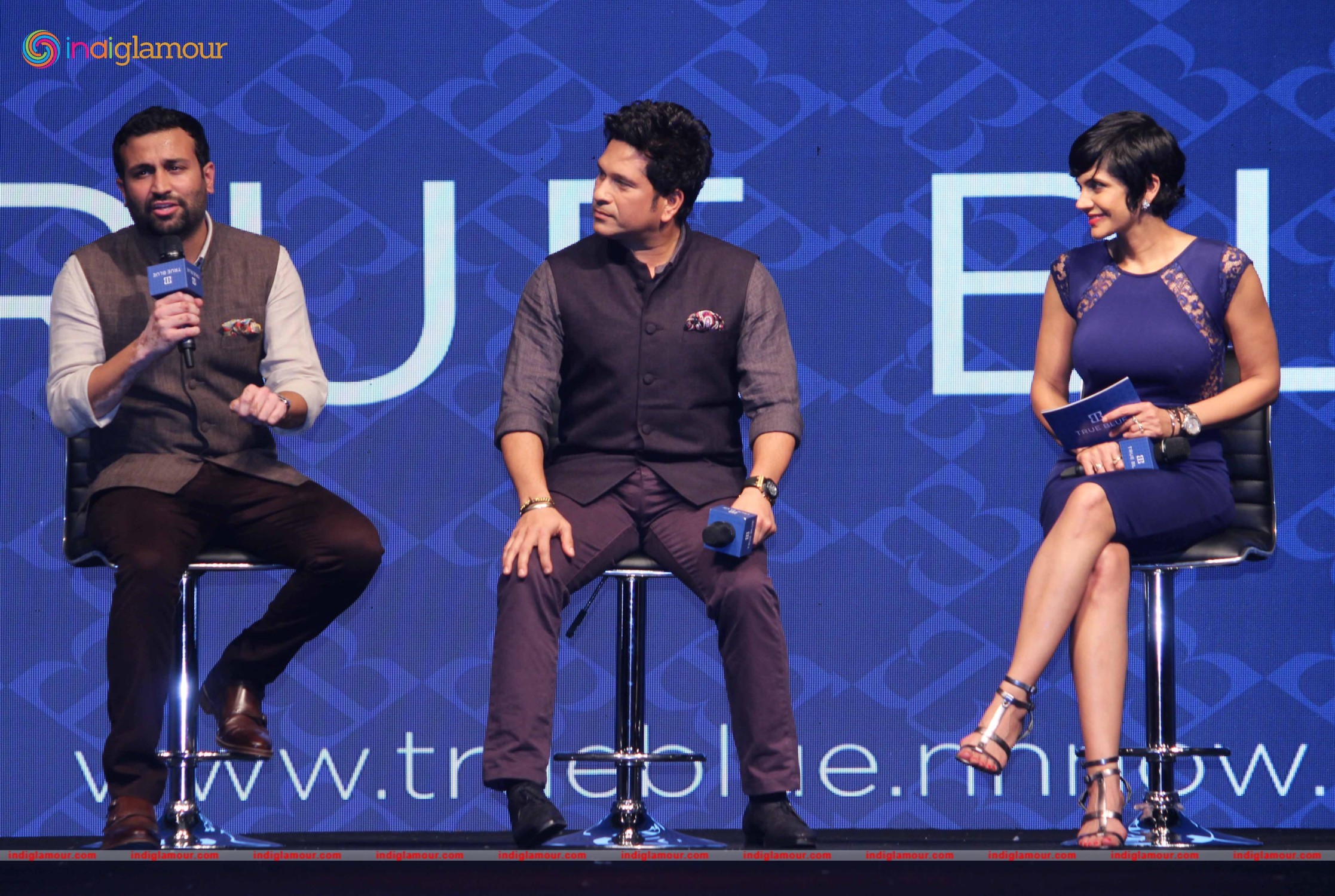 Sachin Tendulkar Walks the Ramp During the Launch of the Flagship True Blue Store Event hd photo