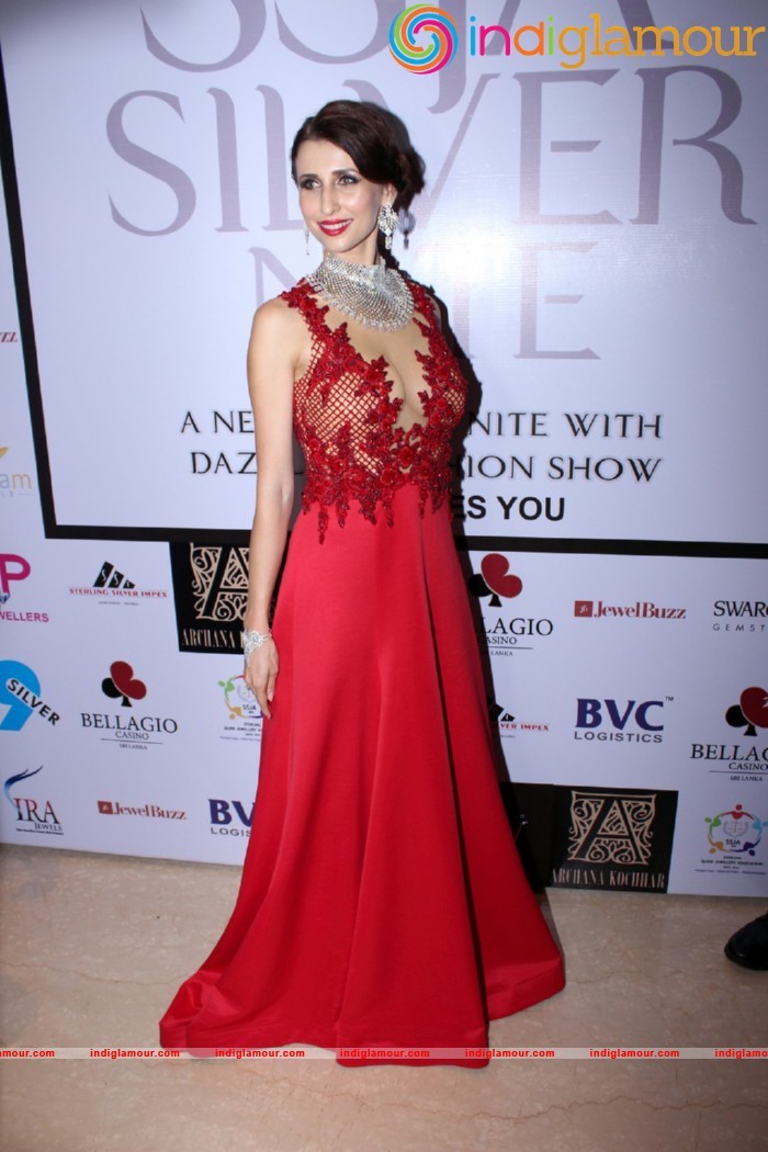 Malaika On Ramp For Archana Kochhar Ssja Silver Nite Fashion Show Event hd photo