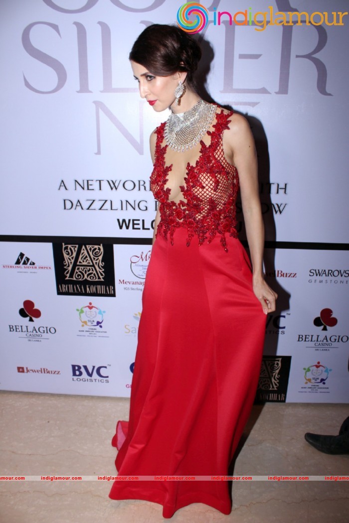 Malaika On Ramp For Archana Kochhar Ssja Silver Nite Fashion Show Event hd photo