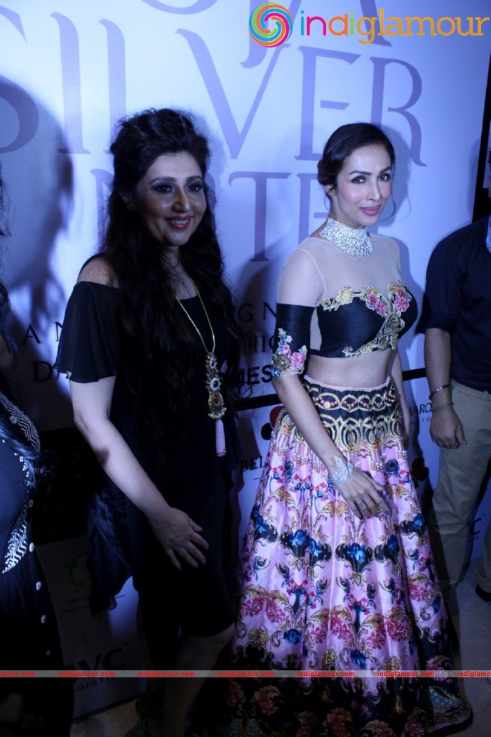 Malaika On Ramp For Archana Kochhar Ssja Silver Nite Fashion Show Event hd photo