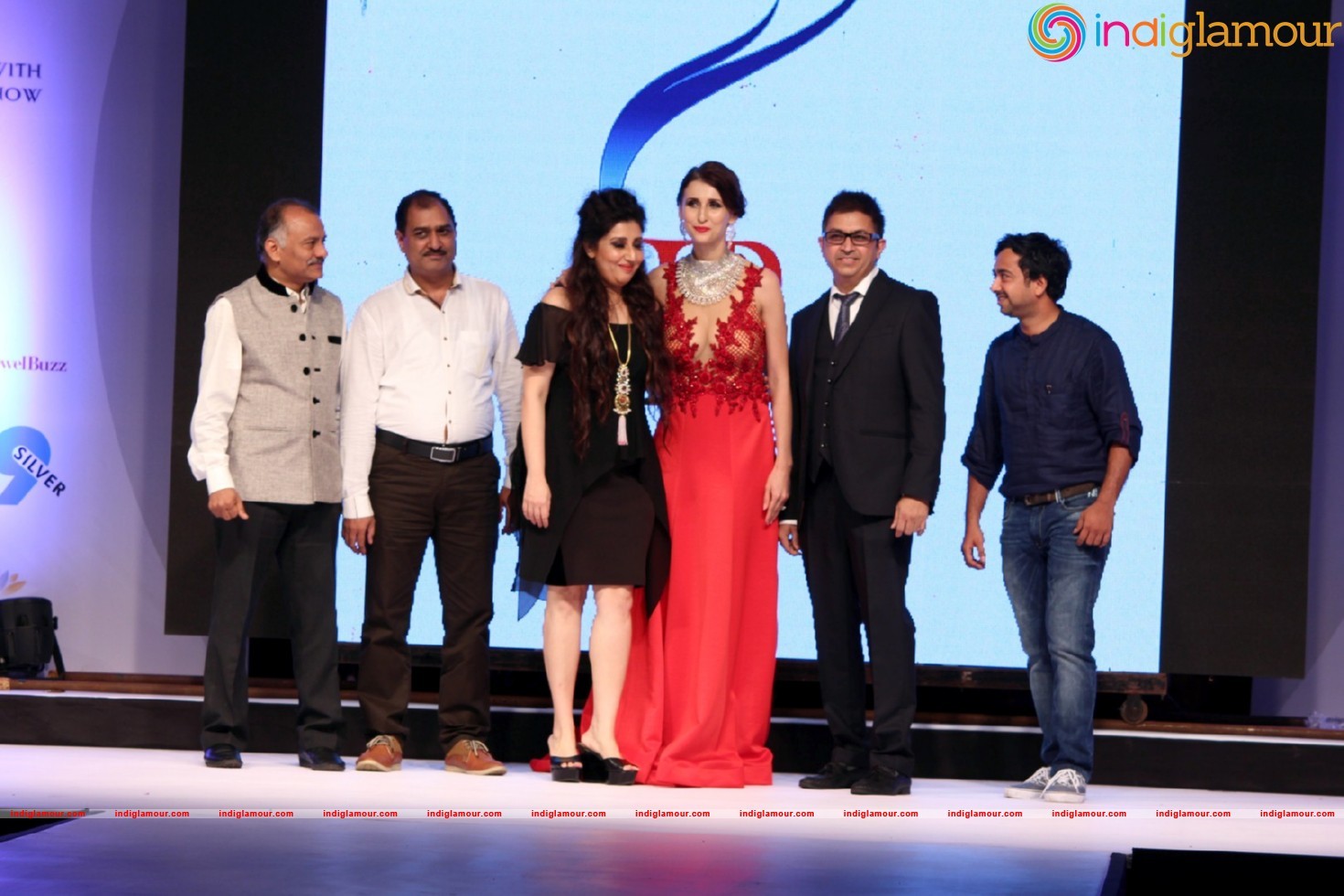 Malaika On Ramp For Archana Kochhar Ssja Silver Nite Fashion Show Event hd photo