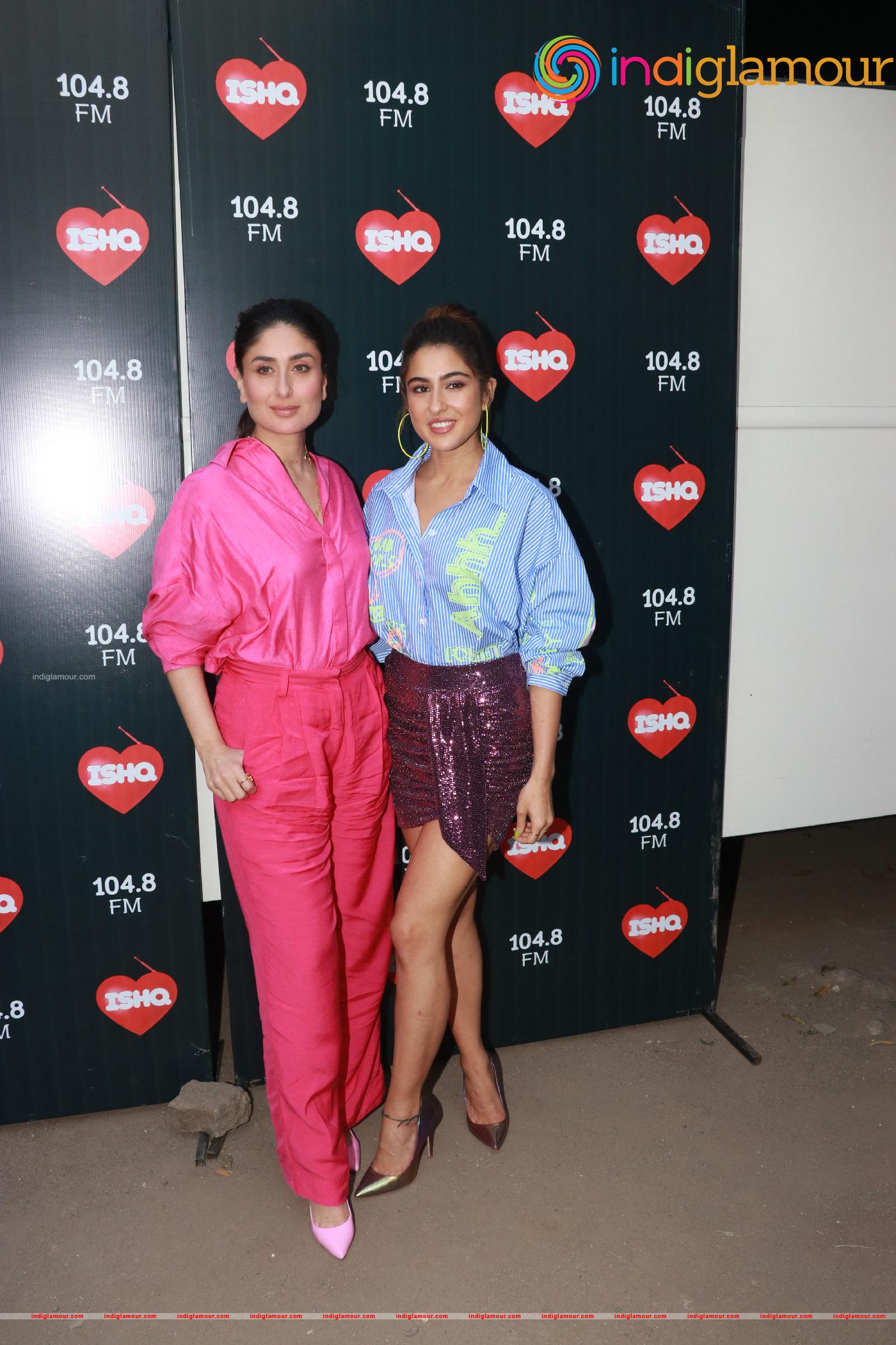 Kareena and Sara Ali Khan at 104 8 FM ISHQ Event hd photo