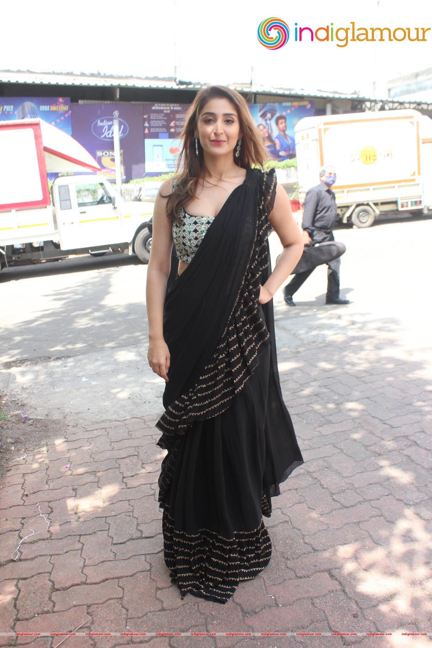 Dhavnai Bhanushali indian idol set Filmcity mumbai PHOTOS Event hd photo