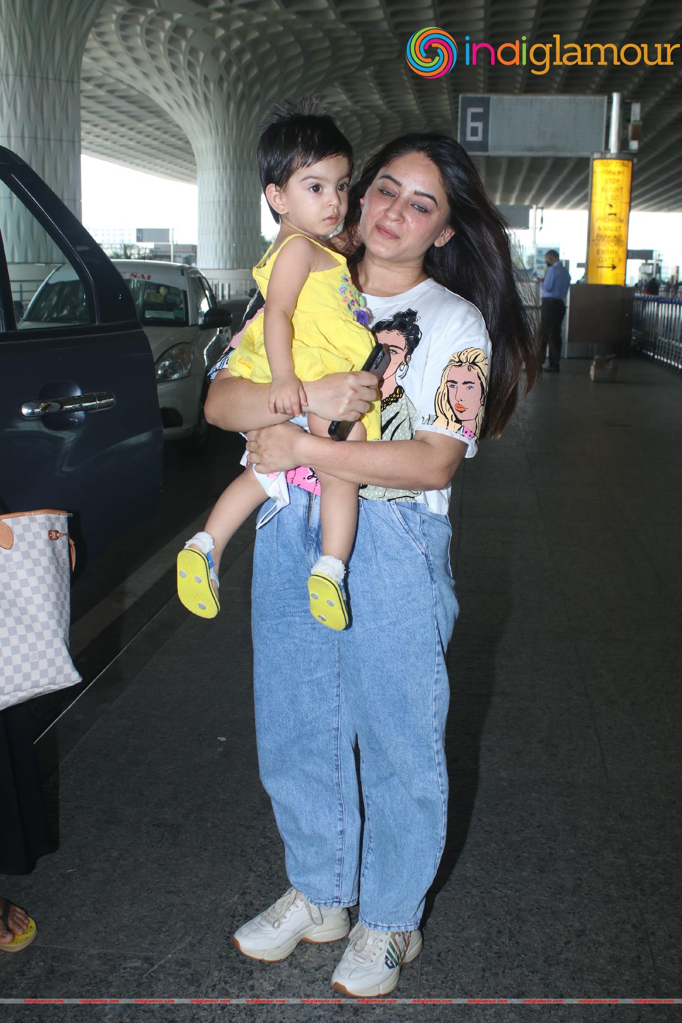 Mahhi Vij and TaraJay Bhanushali Event hd photo