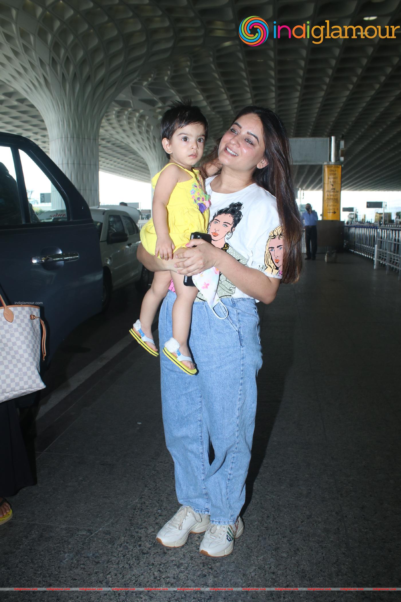 Mahhi Vij and TaraJay Bhanushali Event hd photo