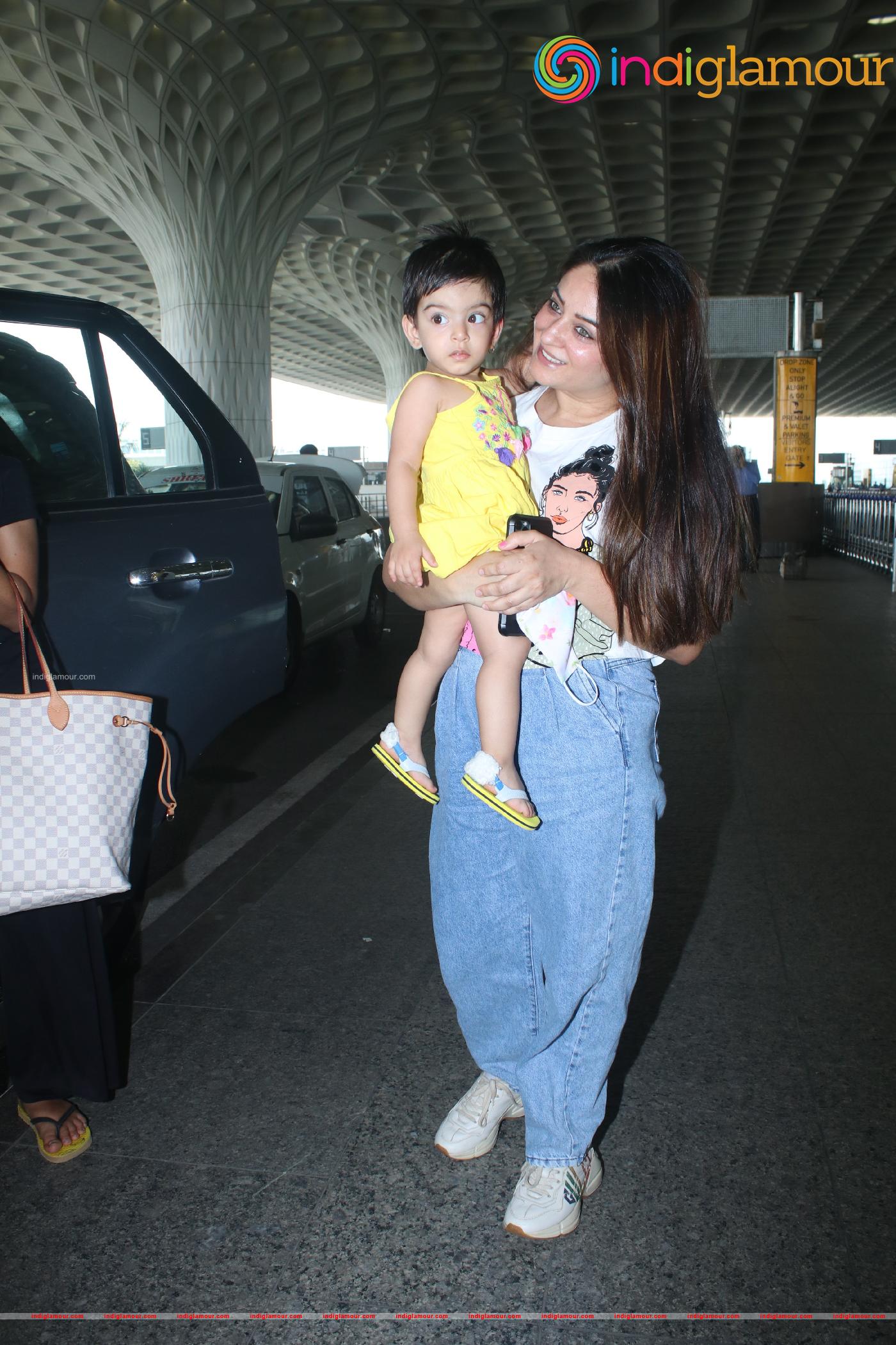 Mahhi Vij and TaraJay Bhanushali Event hd photo