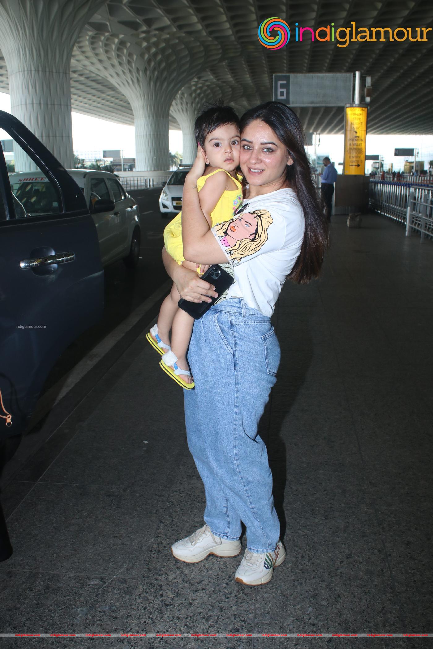 Mahhi Vij and TaraJay Bhanushali Event hd photo
