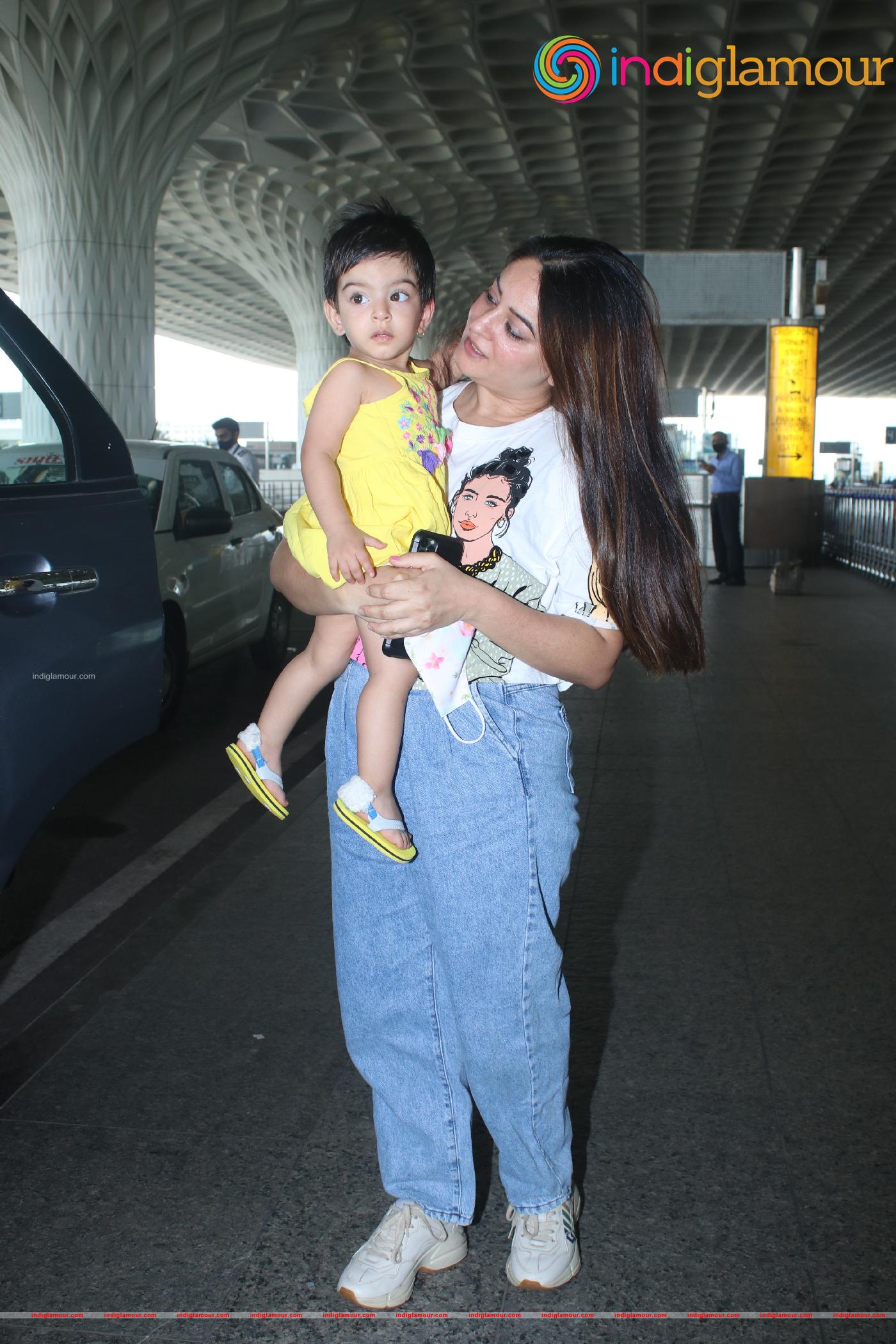 Mahhi Vij and TaraJay Bhanushali Event hd photo