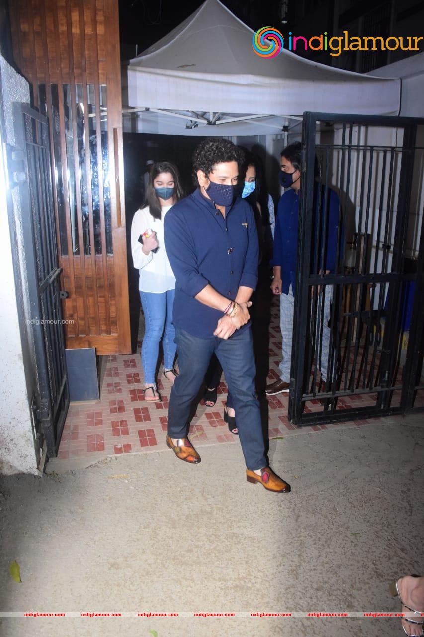 Sachin Tendulkar And Family Event hd photo
