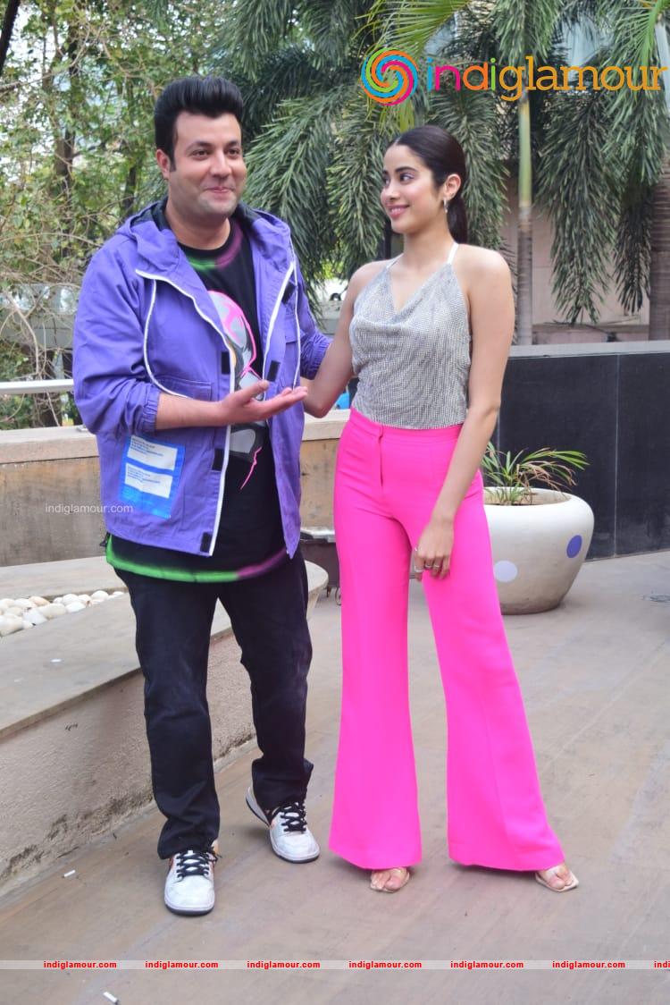 Janhvi Kapoor and Varun Sharma At Novotel PHOTO Event hd photo