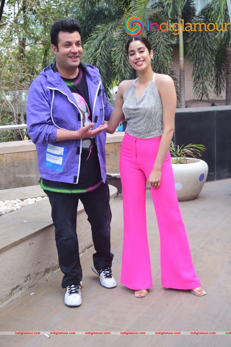 Janhvi Kapoor and Varun Sharma At Novotel PHOTO Event hd photo
