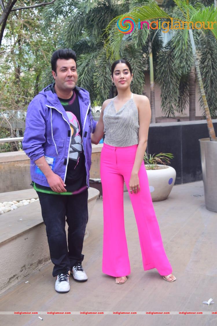 Janhvi Kapoor and Varun Sharma At Novotel PHOTO Event hd photo