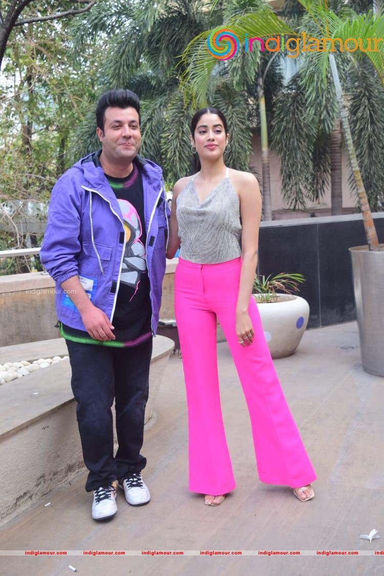 Janhvi Kapoor and Varun Sharma At Novotel PHOTO Event hd photo