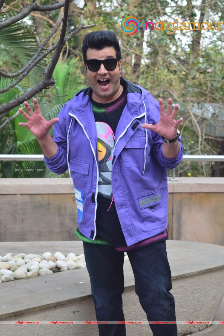 Janhvi Kapoor and Varun Sharma At Novotel PHOTO Event hd photo