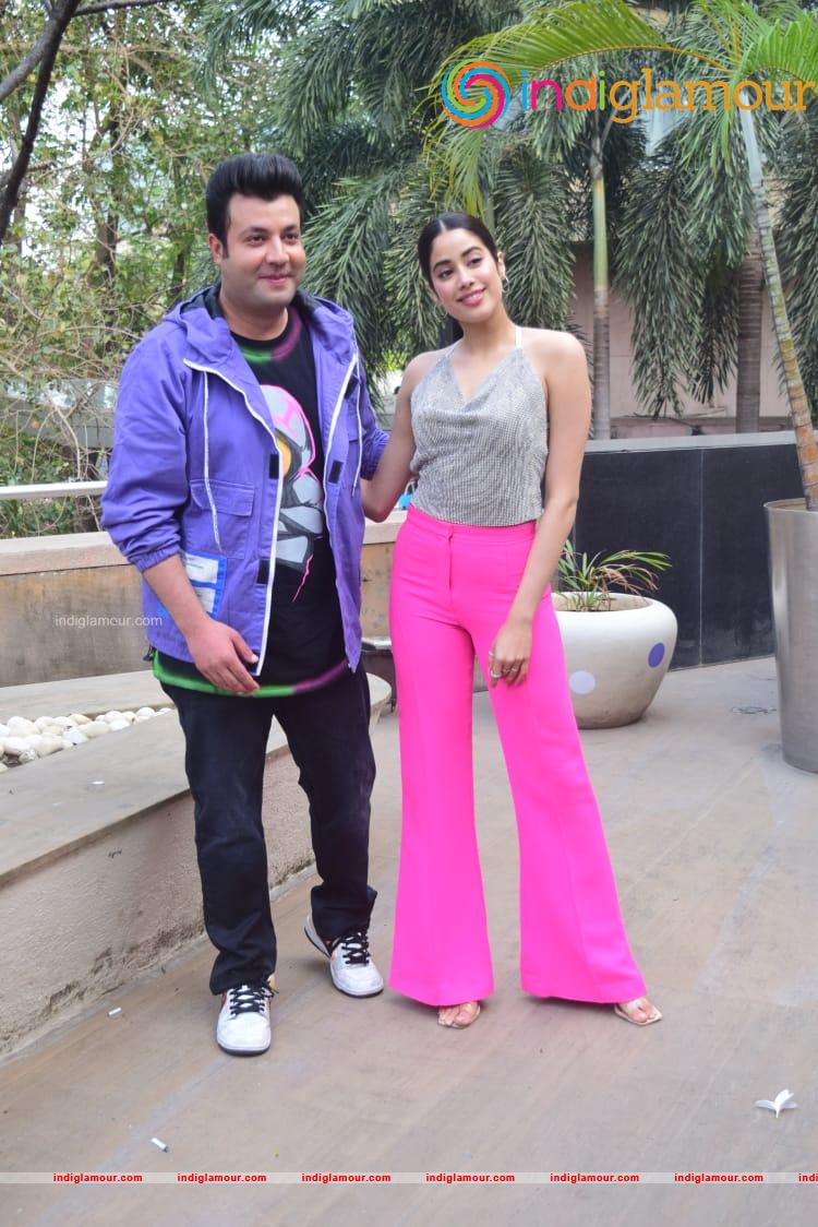 Janhvi Kapoor and Varun Sharma At Novotel PHOTO Event hd photo