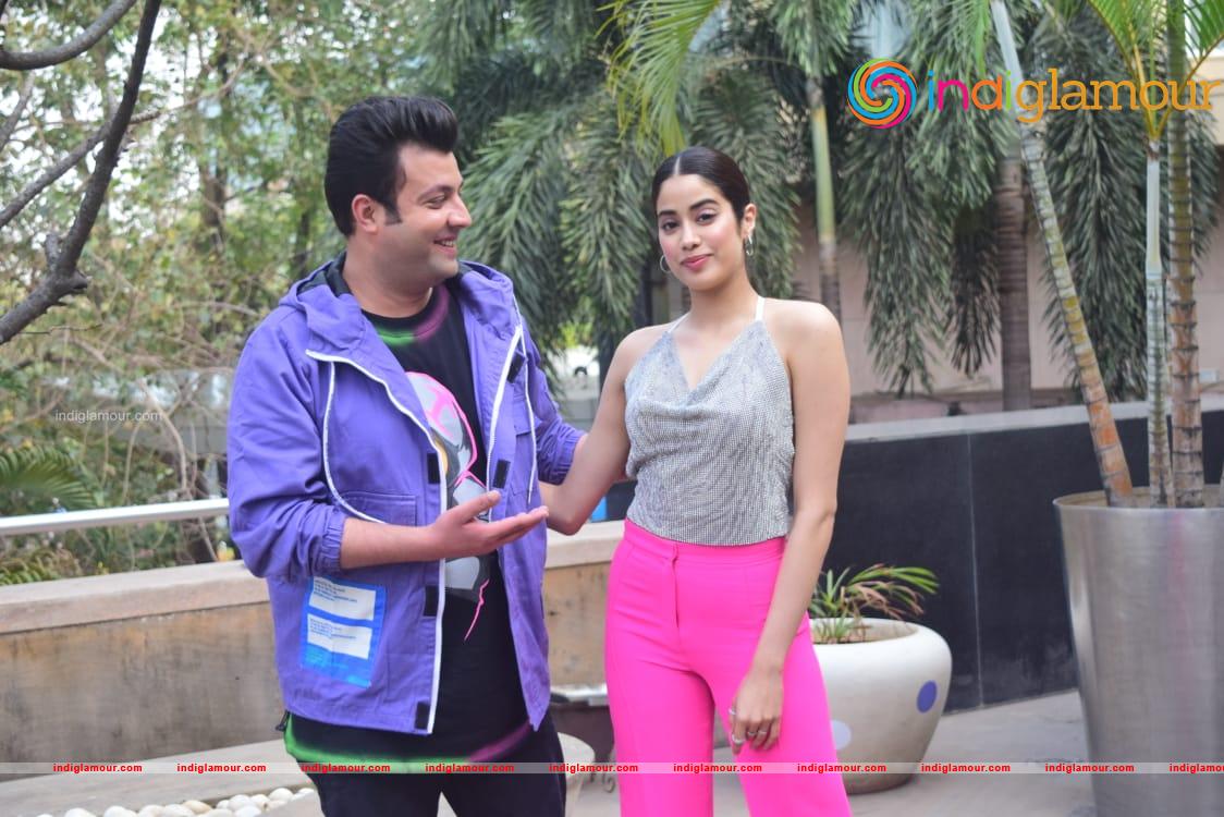 Janhvi Kapoor and Varun Sharma At Novotel PHOTO Event hd photo