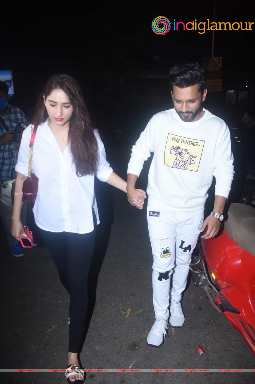 Rahul Vaidya and Disha Parmar Event hd photo