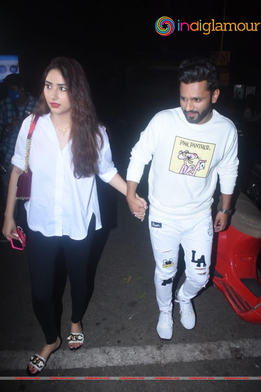 Rahul Vaidya and Disha Parmar Event hd photo