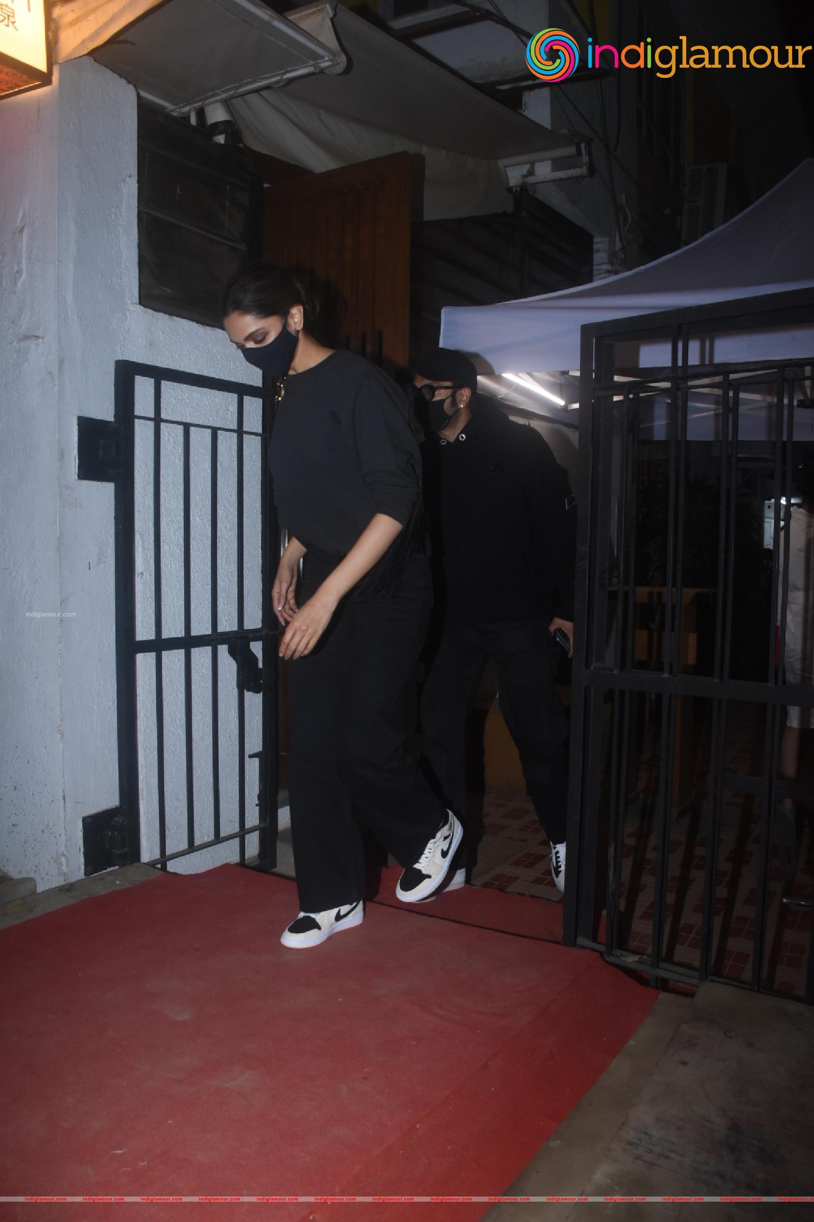 Deepika Padukone and Ranveer Singh Event hd photo