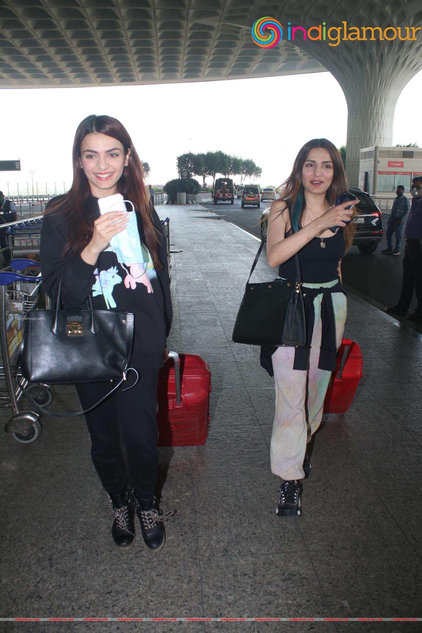 Sukriti Kakar and Prakriti Kakar Event hd photo
