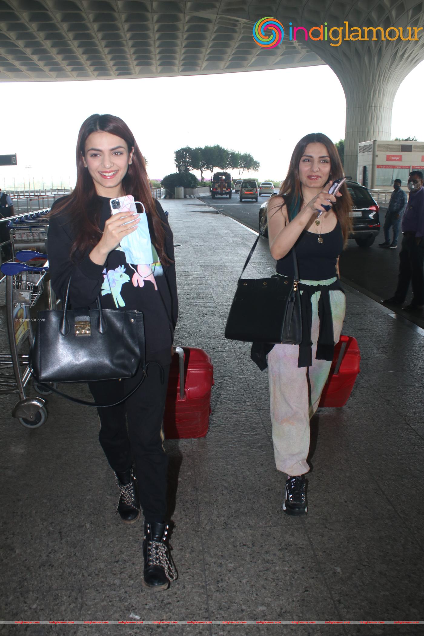 Sukriti Kakar and Prakriti Kakar Event hd photo