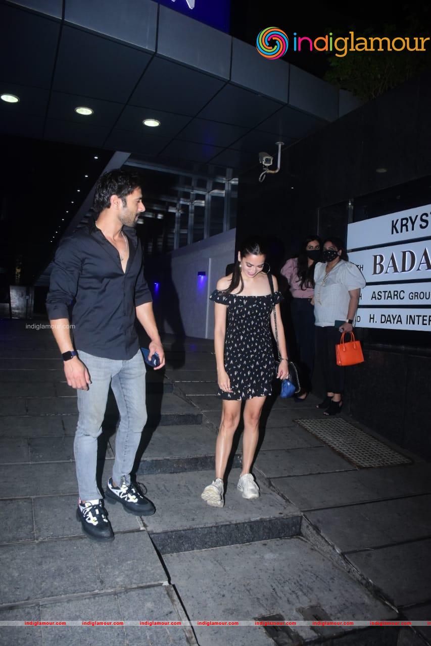 Kriti Kharbanda and Pulkit Samrat Event hd photo