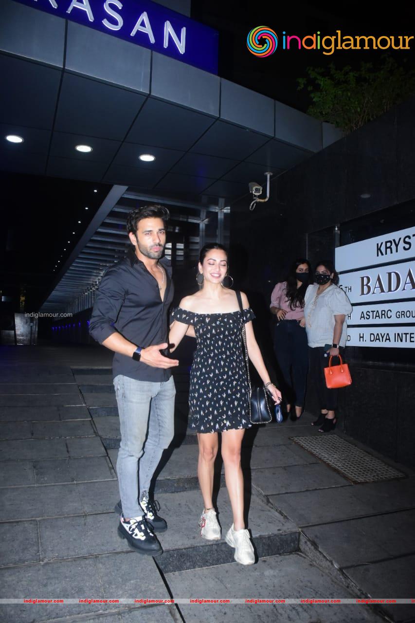 Kriti Kharbanda and Pulkit Samrat Event hd photo