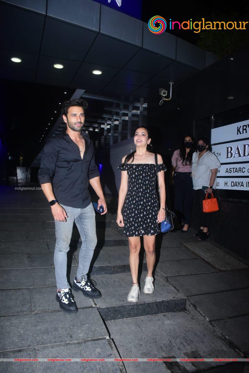 Kriti Kharbanda and Pulkit Samrat Event hd photo