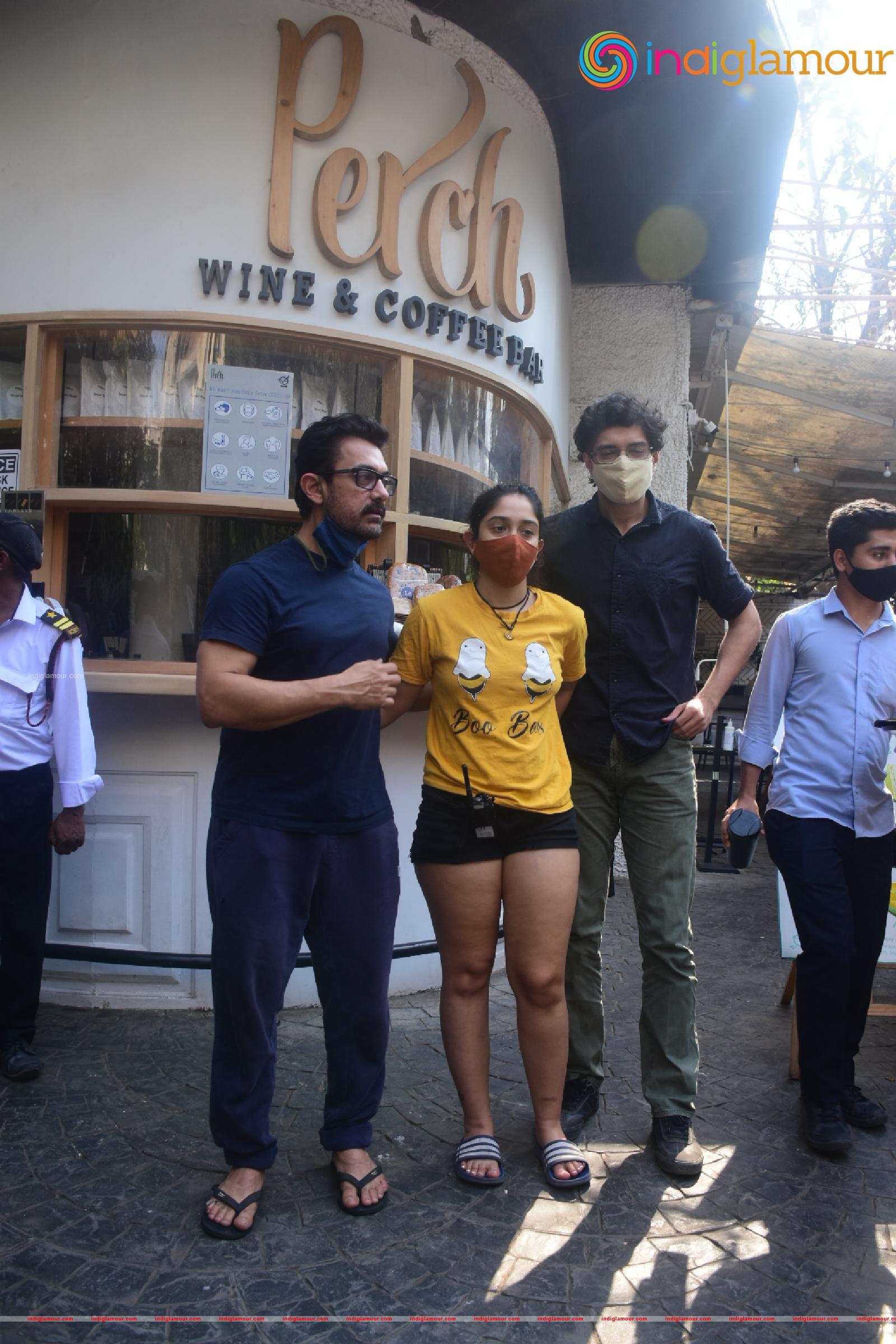 Amir Khan With Daughter Ira and Son Junaid Event hd photo