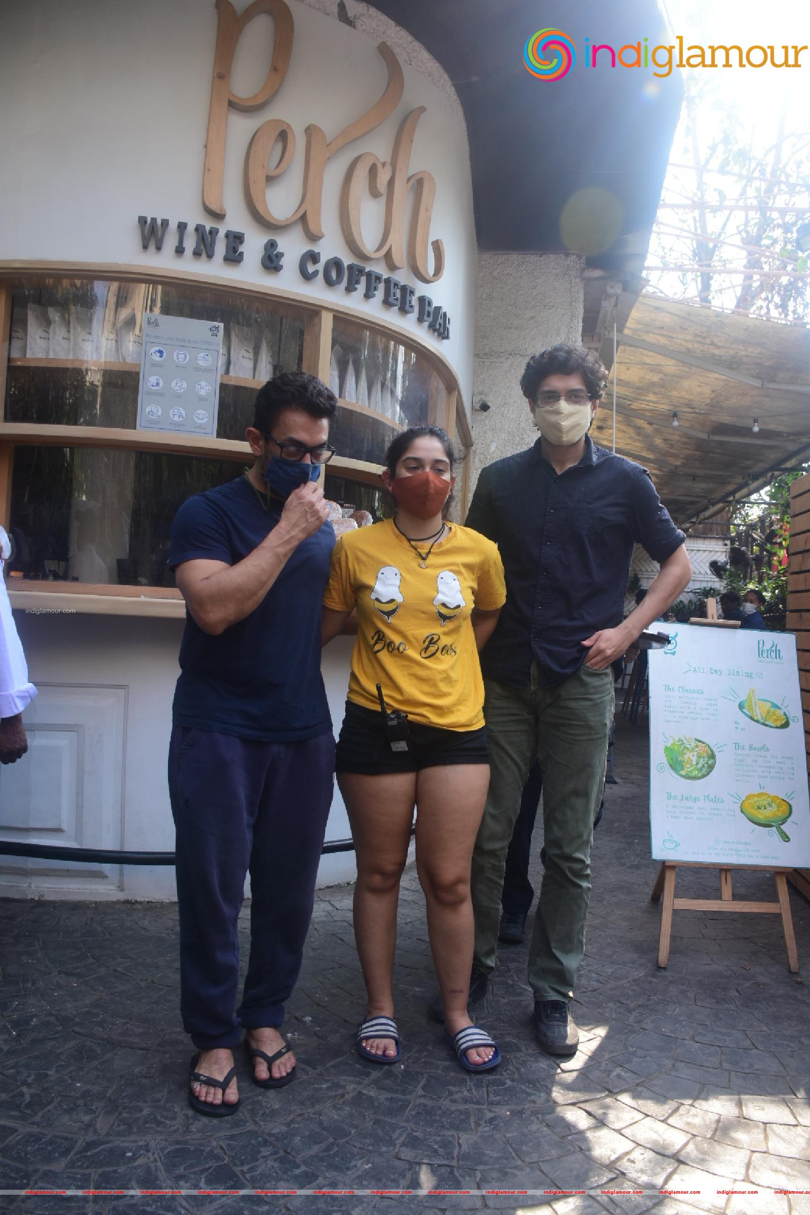Amir Khan With Daughter Ira and Son Junaid Event hd photo