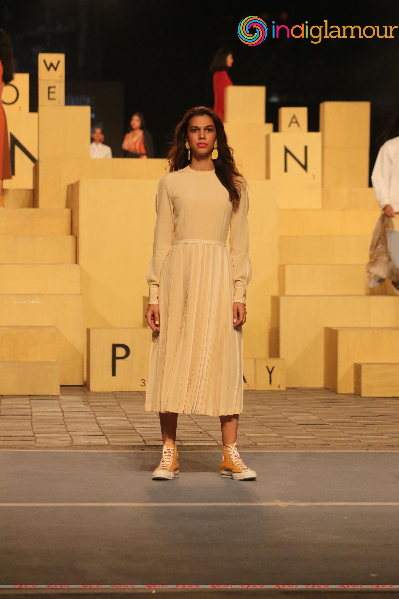Ananya Panday At Lakme Fashion Week Day 3 Event hd photo