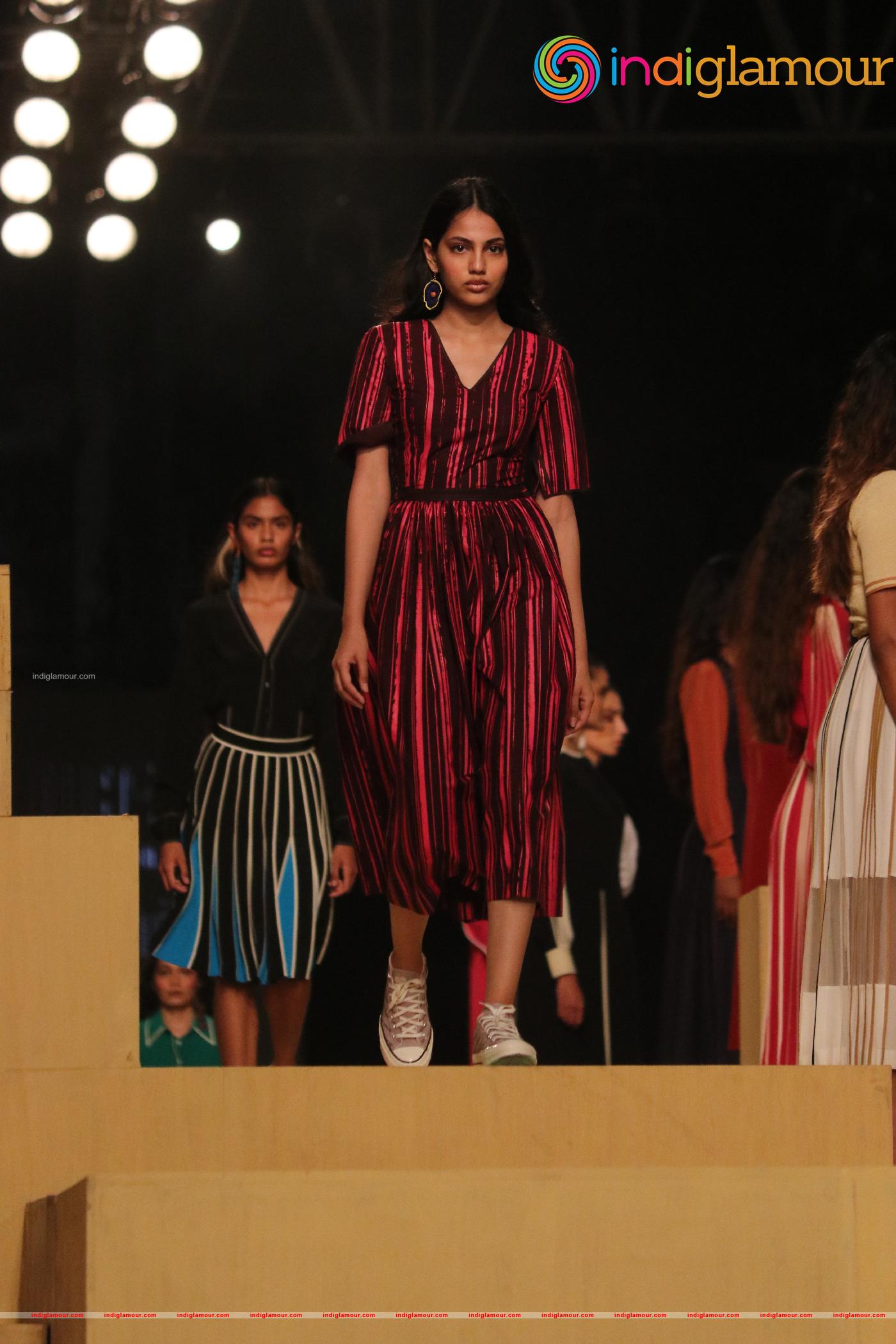 Ananya Panday At Lakme Fashion Week Day 3 Event hd photo
