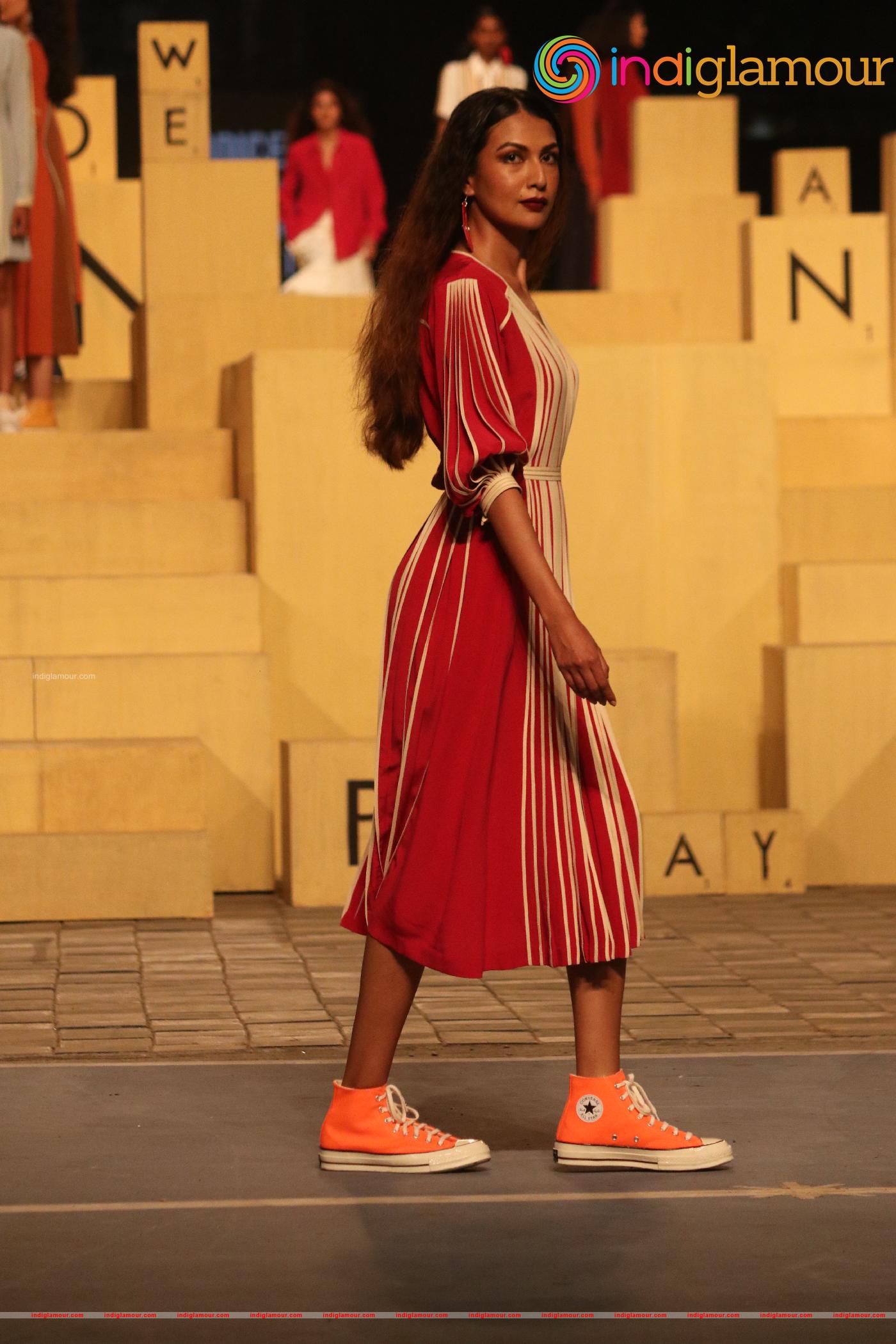 Ananya Panday At Lakme Fashion Week Day 3 Event hd photo