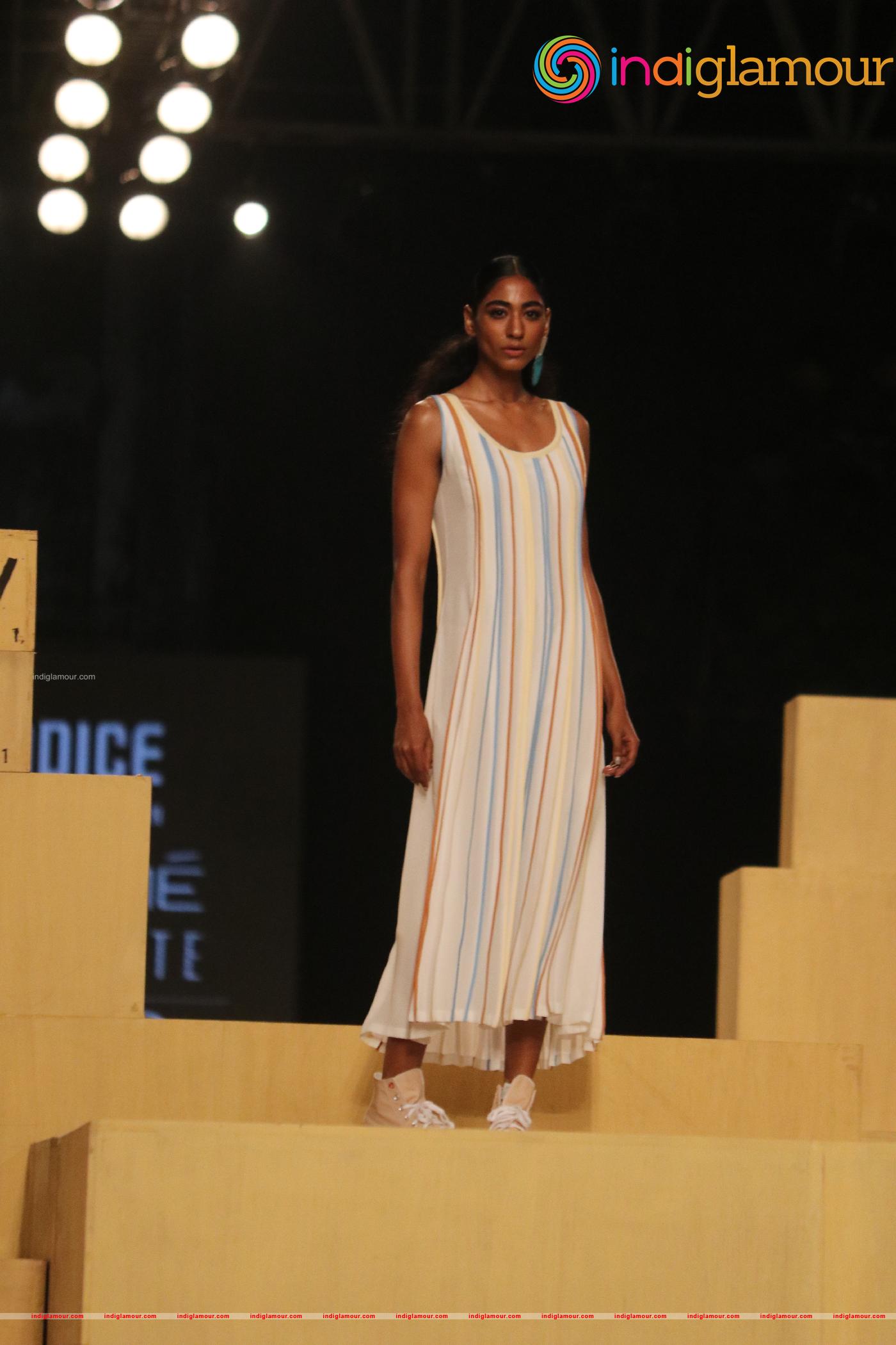 Ananya Panday At Lakme Fashion Week Day 3 Event hd photo