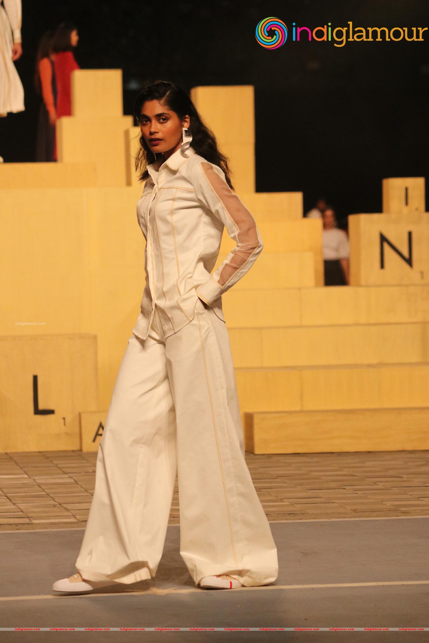 Ananya Panday At Lakme Fashion Week Day 3 Event hd photo