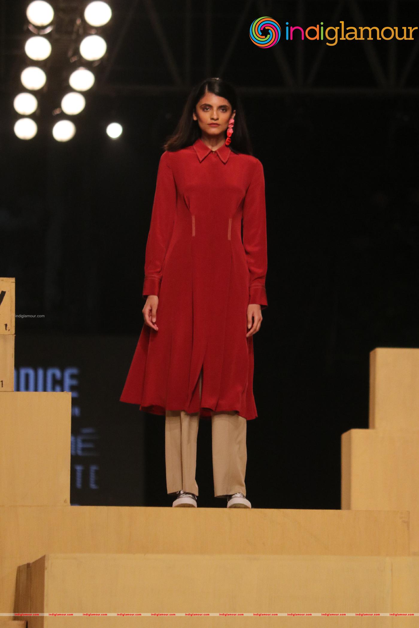 Ananya Panday At Lakme Fashion Week Day 3 Event hd photo