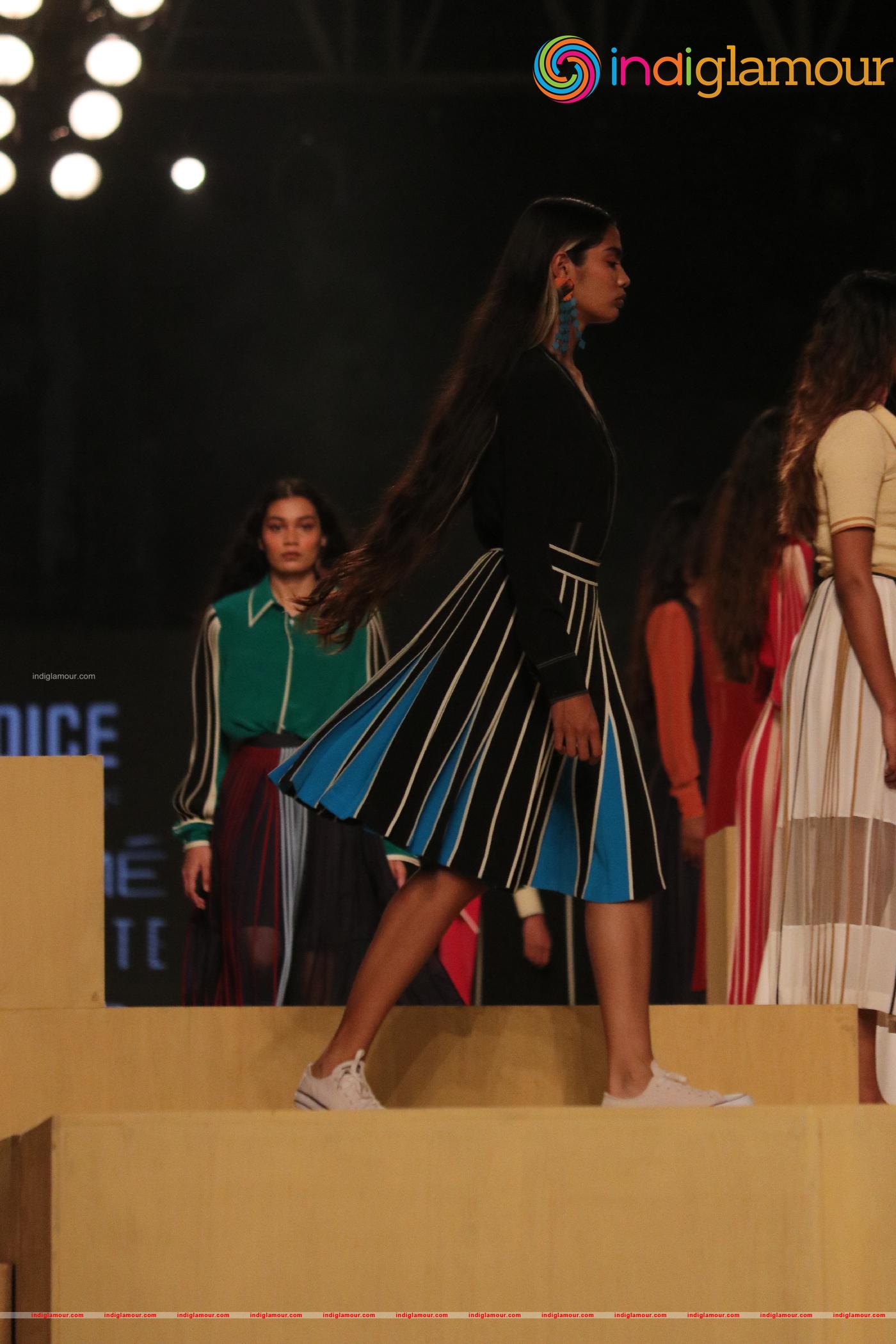 Ananya Panday At Lakme Fashion Week Day 3 Event hd photo